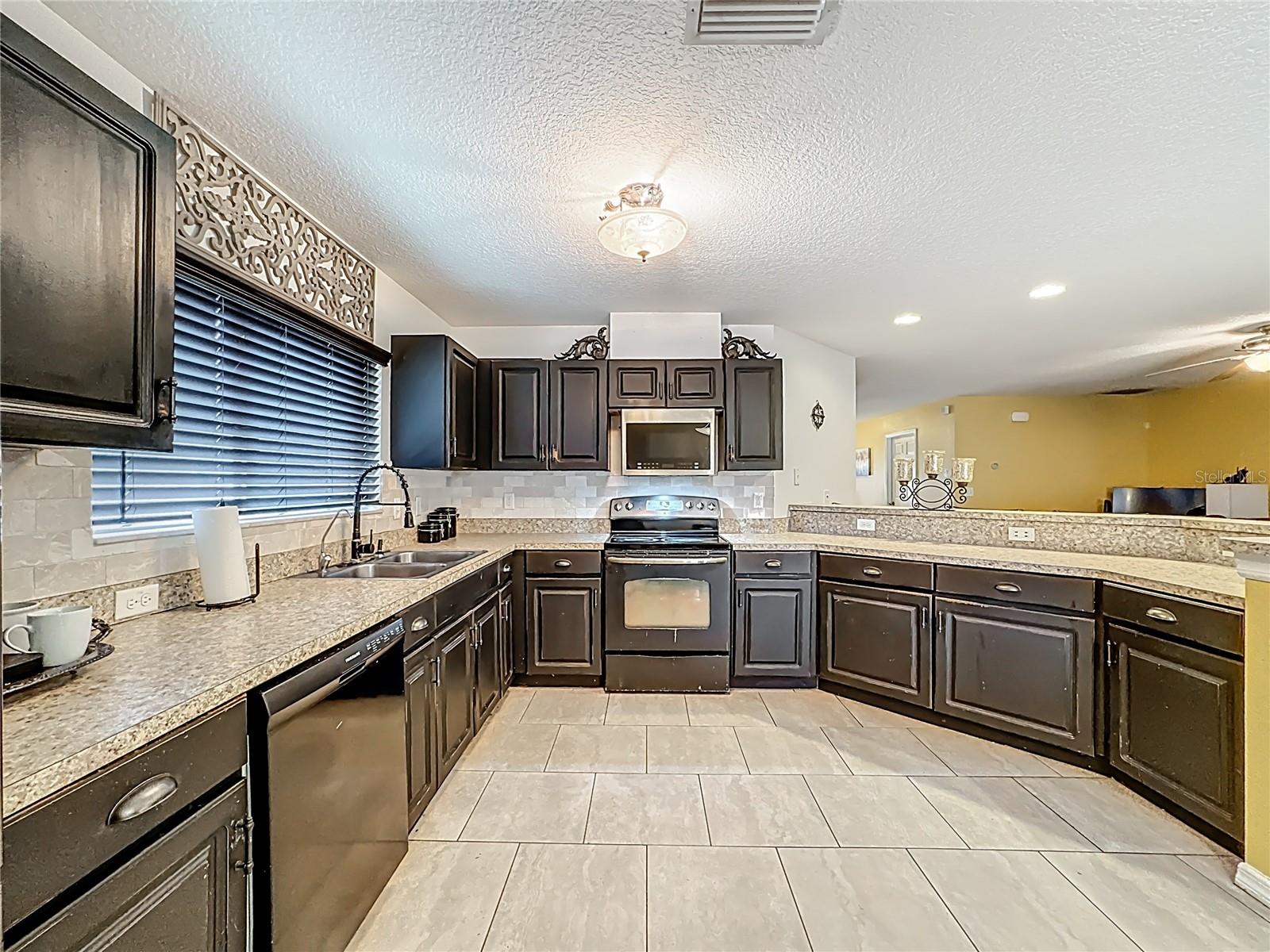 Image 17 of 41 For 11112 Hidden Breeze Drive