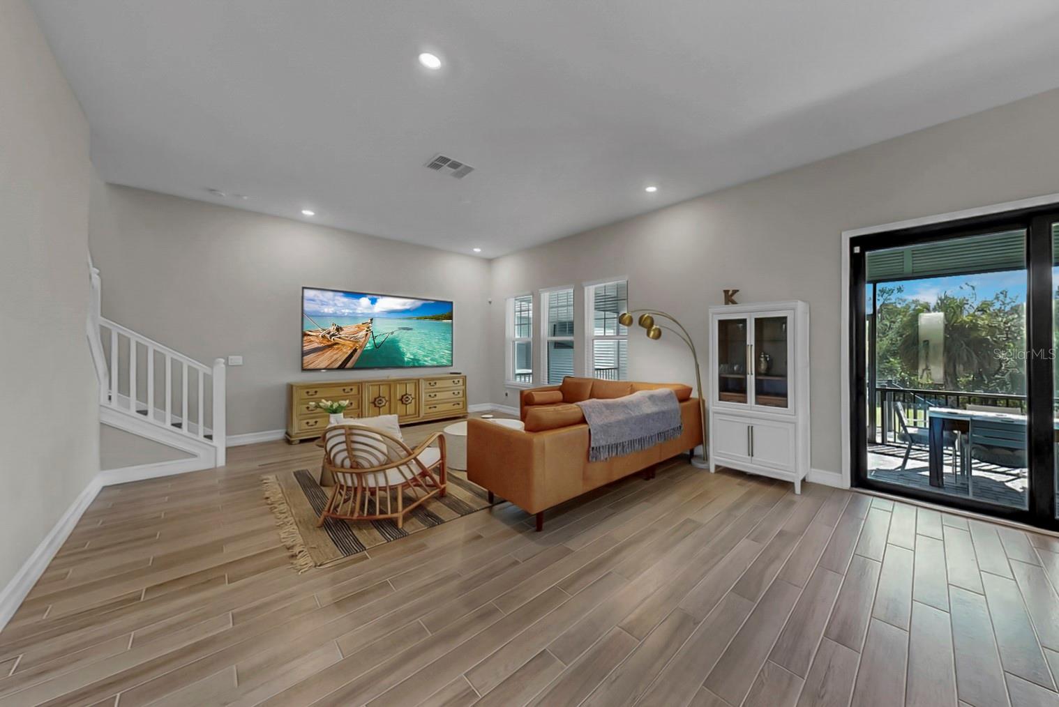 Image 15 of 51 For 2636 Yellow Sundial Loop