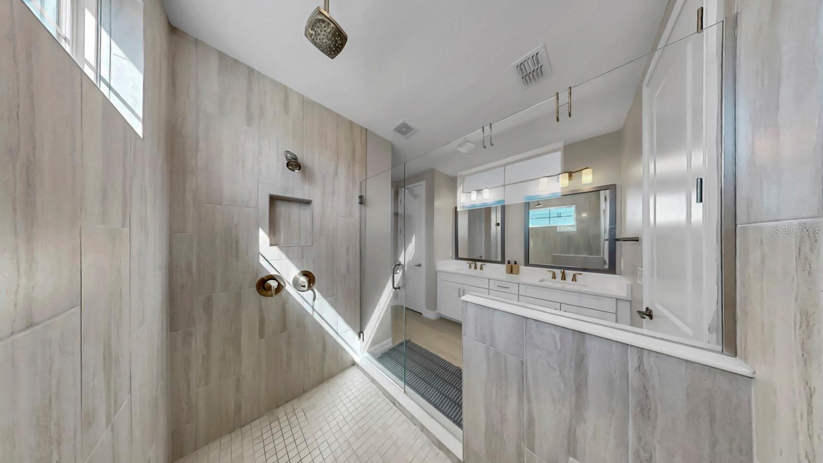 Image 25 of 51 For 2636 Yellow Sundial Loop