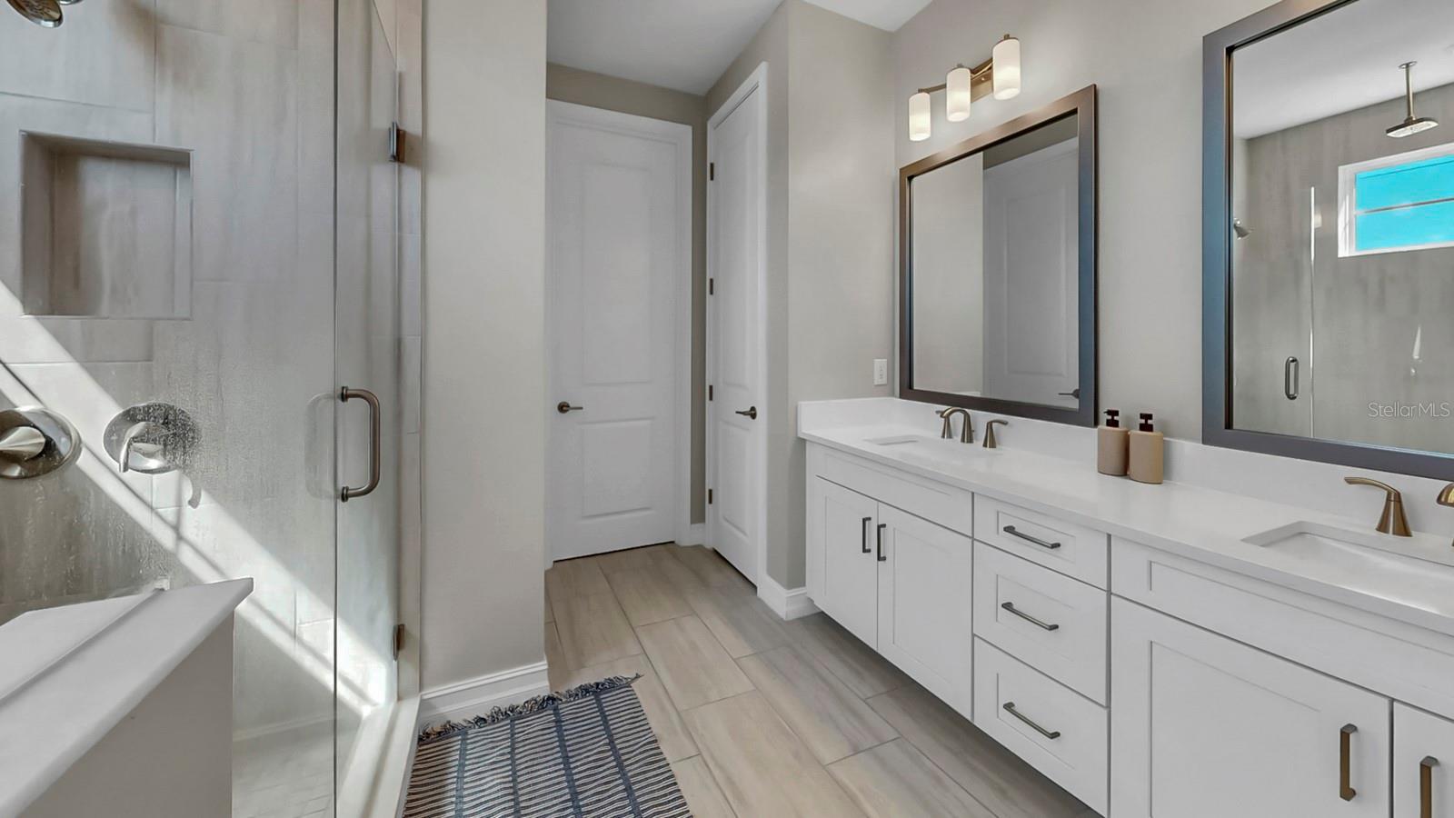 Image 27 of 51 For 2636 Yellow Sundial Loop