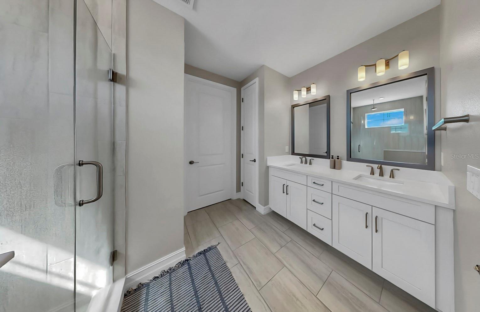 Image 28 of 51 For 2636 Yellow Sundial Loop