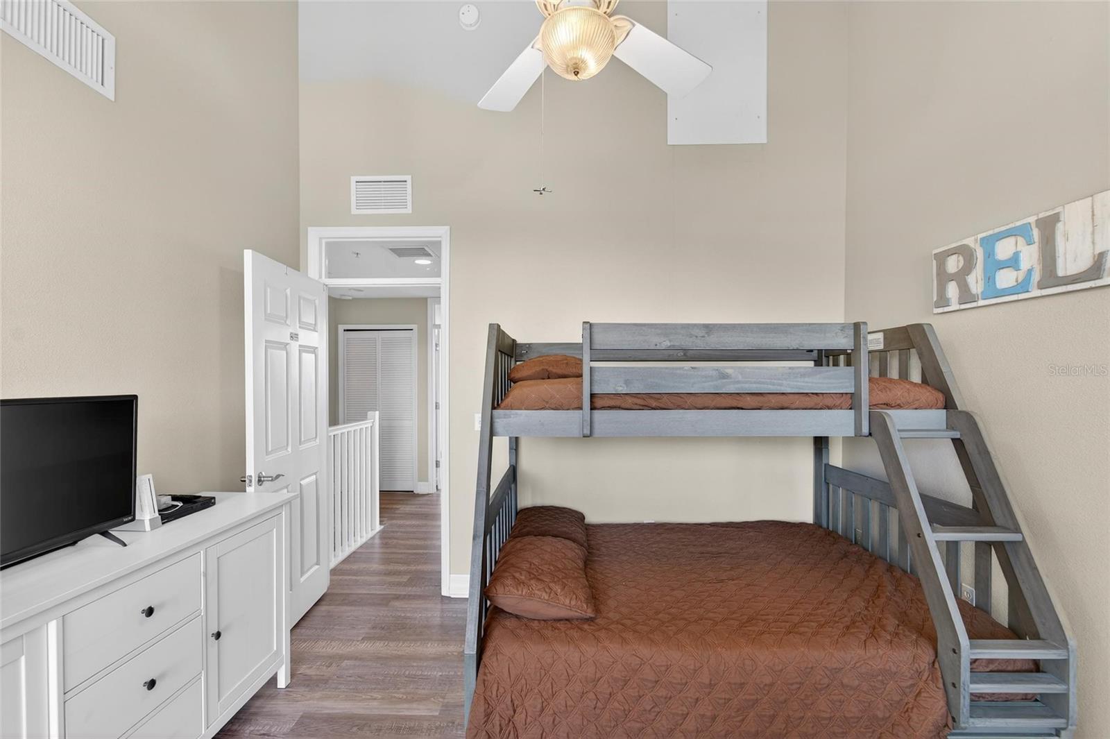 Image 40 of 88 For 577 Bahia Beach Boulevard