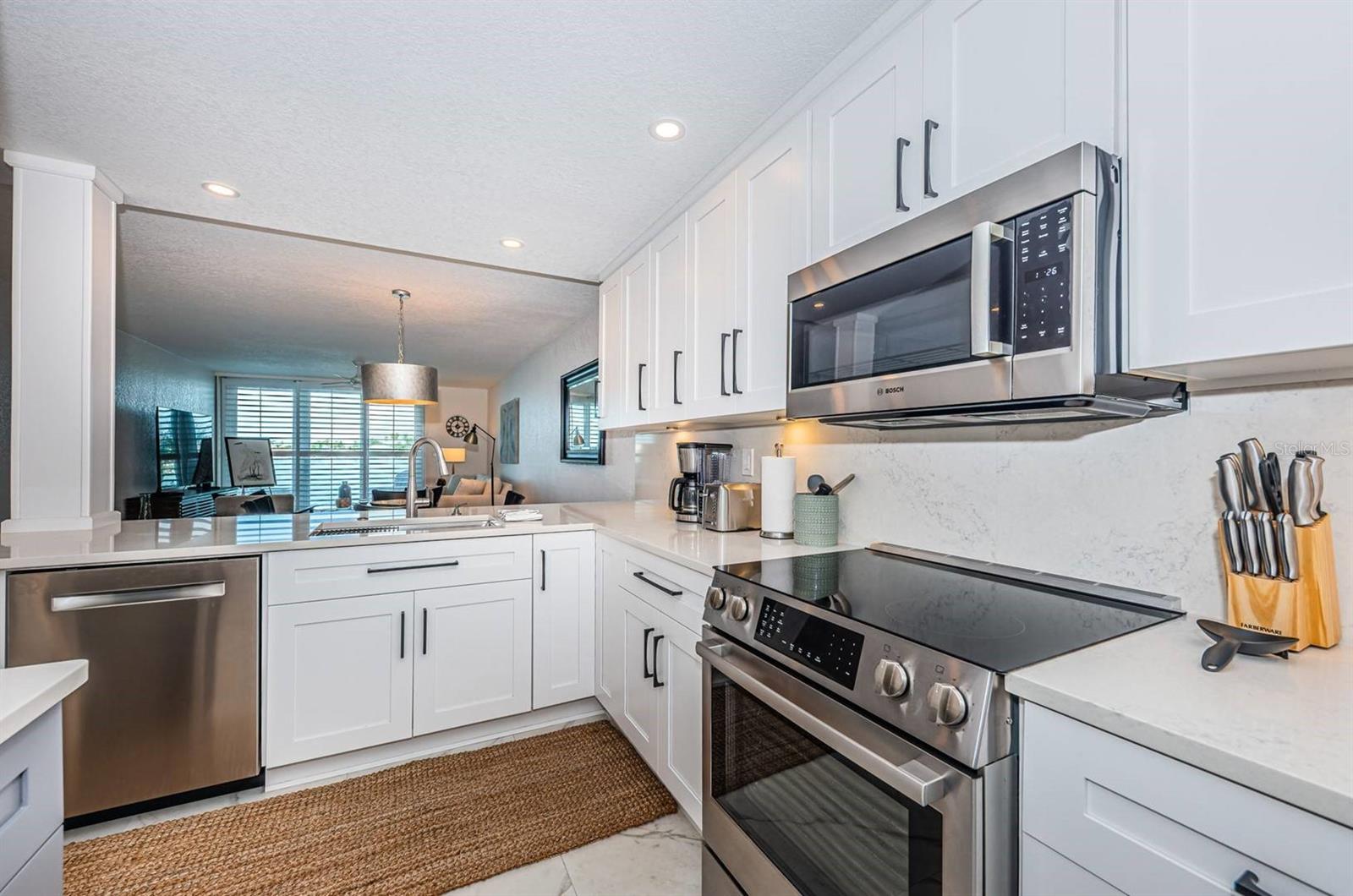 Image 10 of 24 For 6083 Bahia Del Mar Circle 159