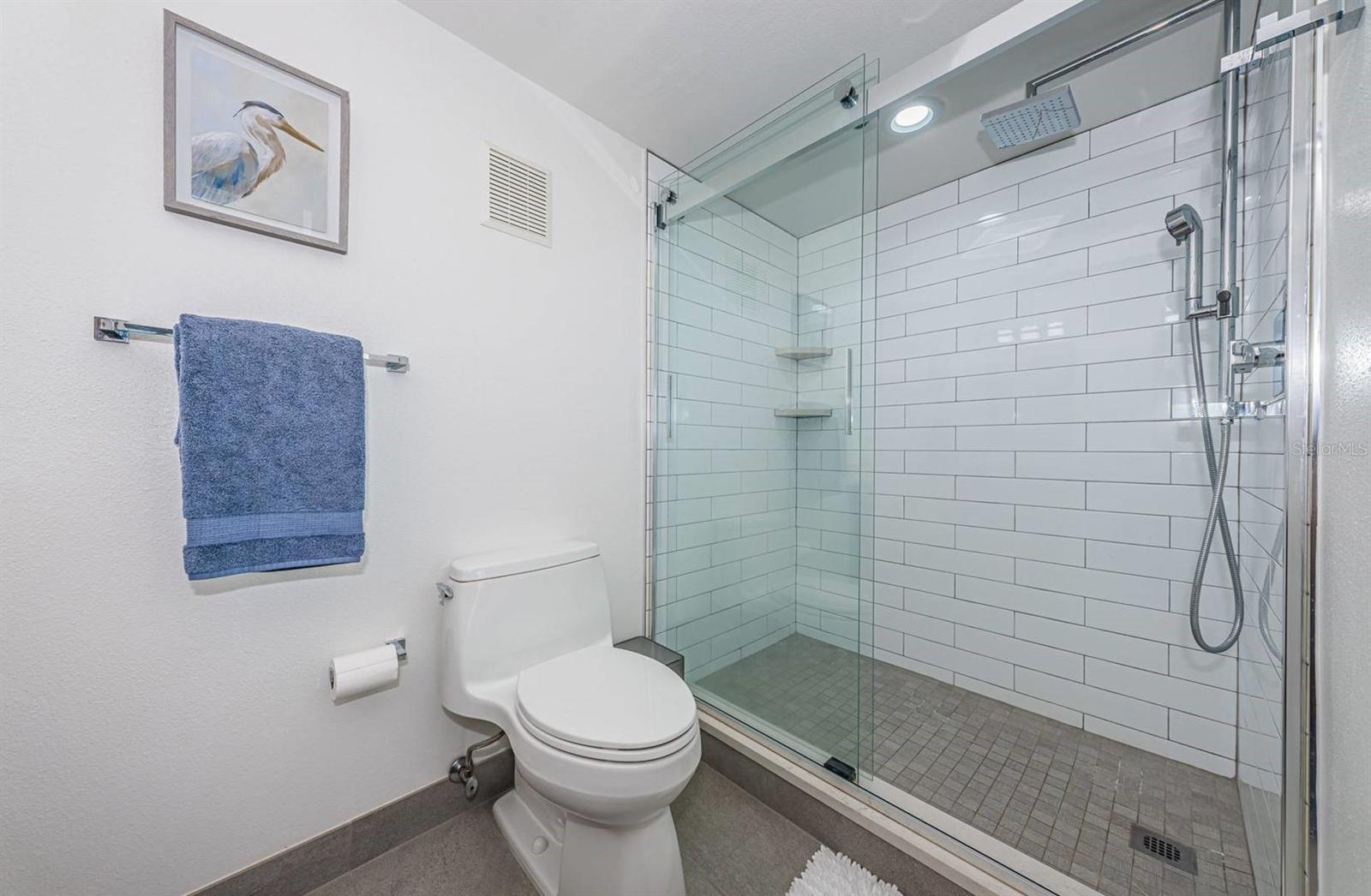 Image 18 of 24 For 6083 Bahia Del Mar Circle 159