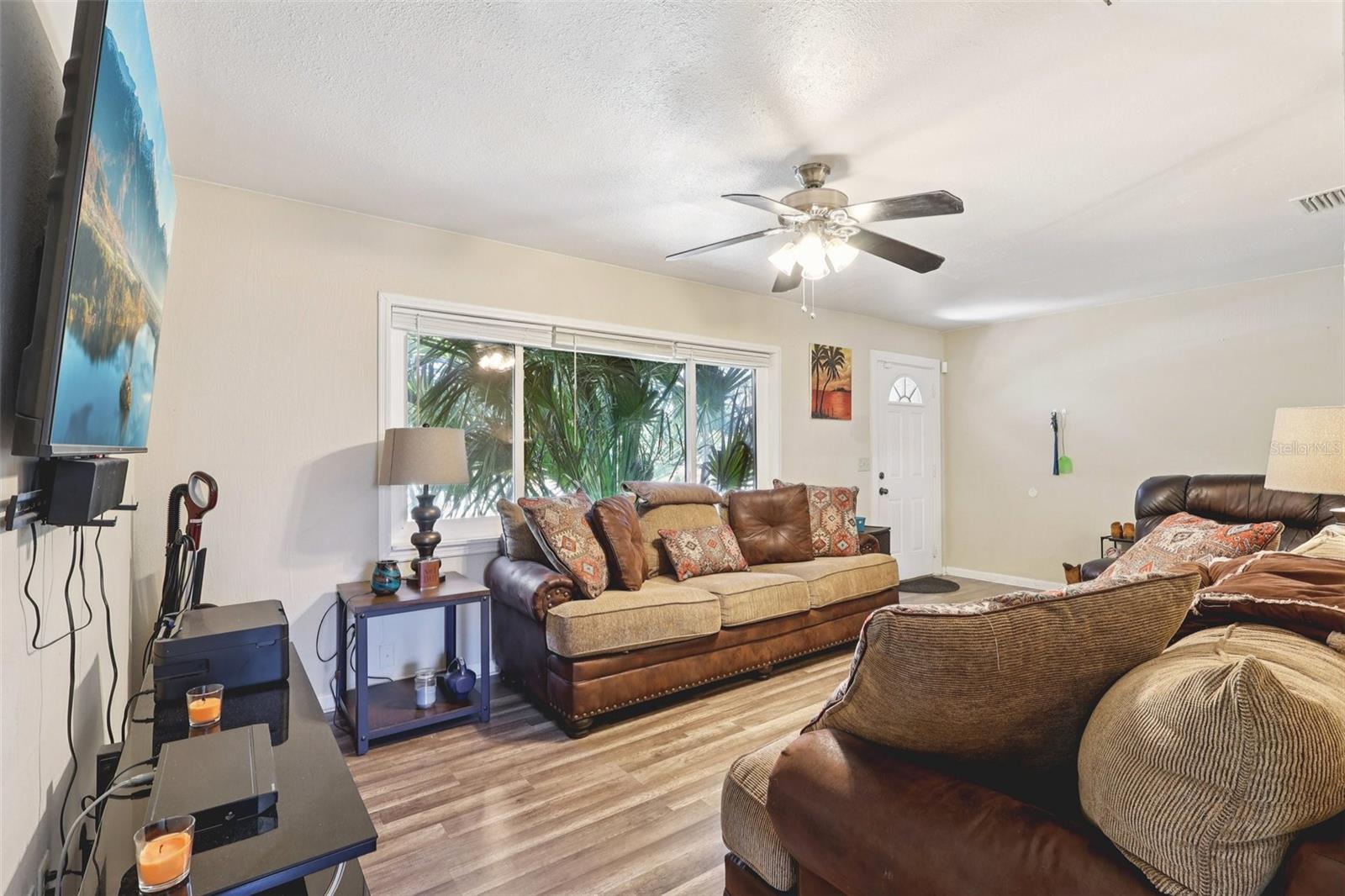 Image 4 of 23 For 713 Crestwood Drive