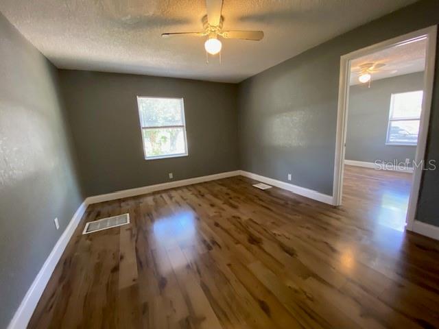 Image 7 of 36 For 2511 10th Avenue S