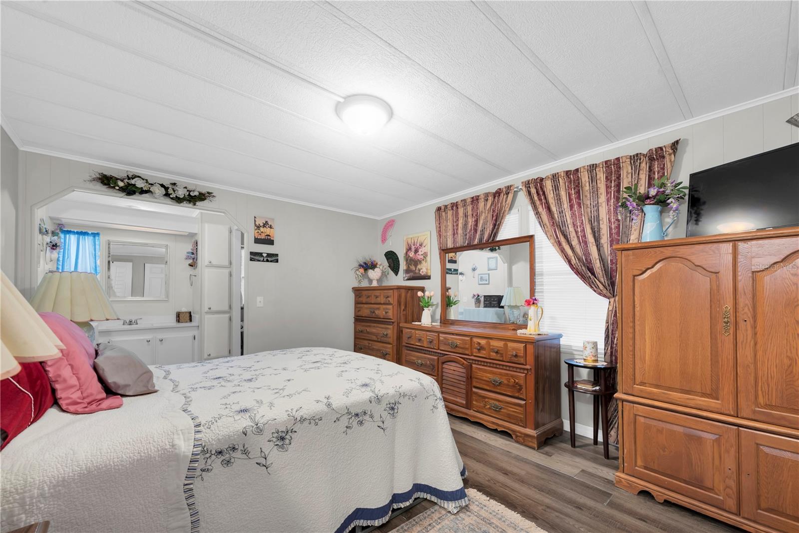 Image 17 of 44 For 1934 Blue Lake Drive