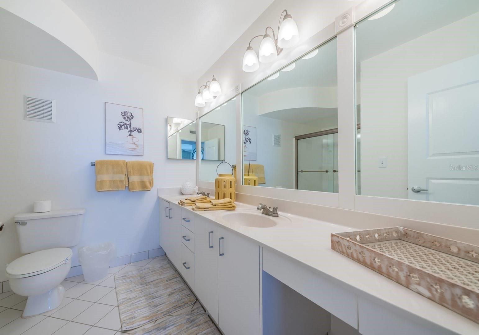 Image 12 of 25 For 6083 Bahia Del Mar Circle 460