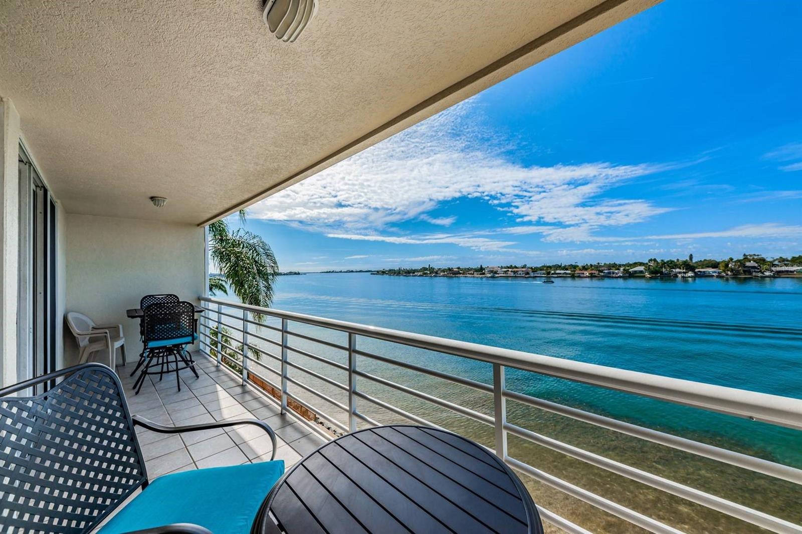 Image 18 of 25 For 6083 Bahia Del Mar Circle 460