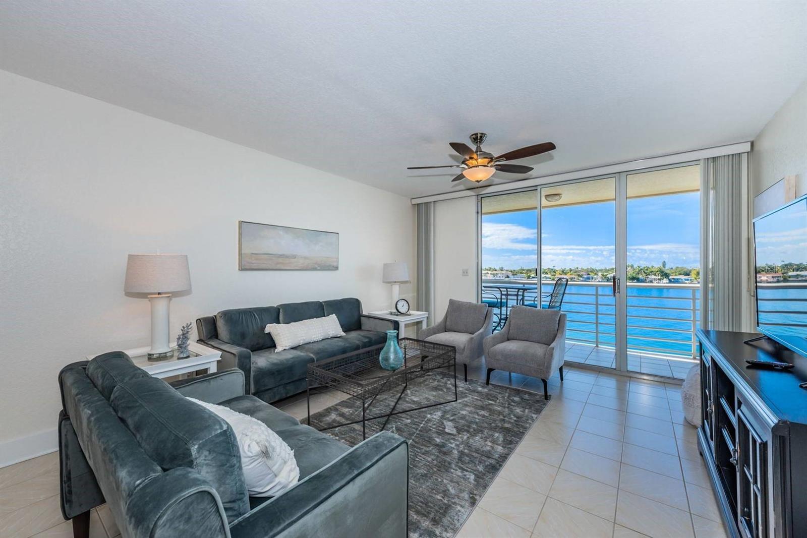 Image 8 of 25 For 6083 Bahia Del Mar Circle 460