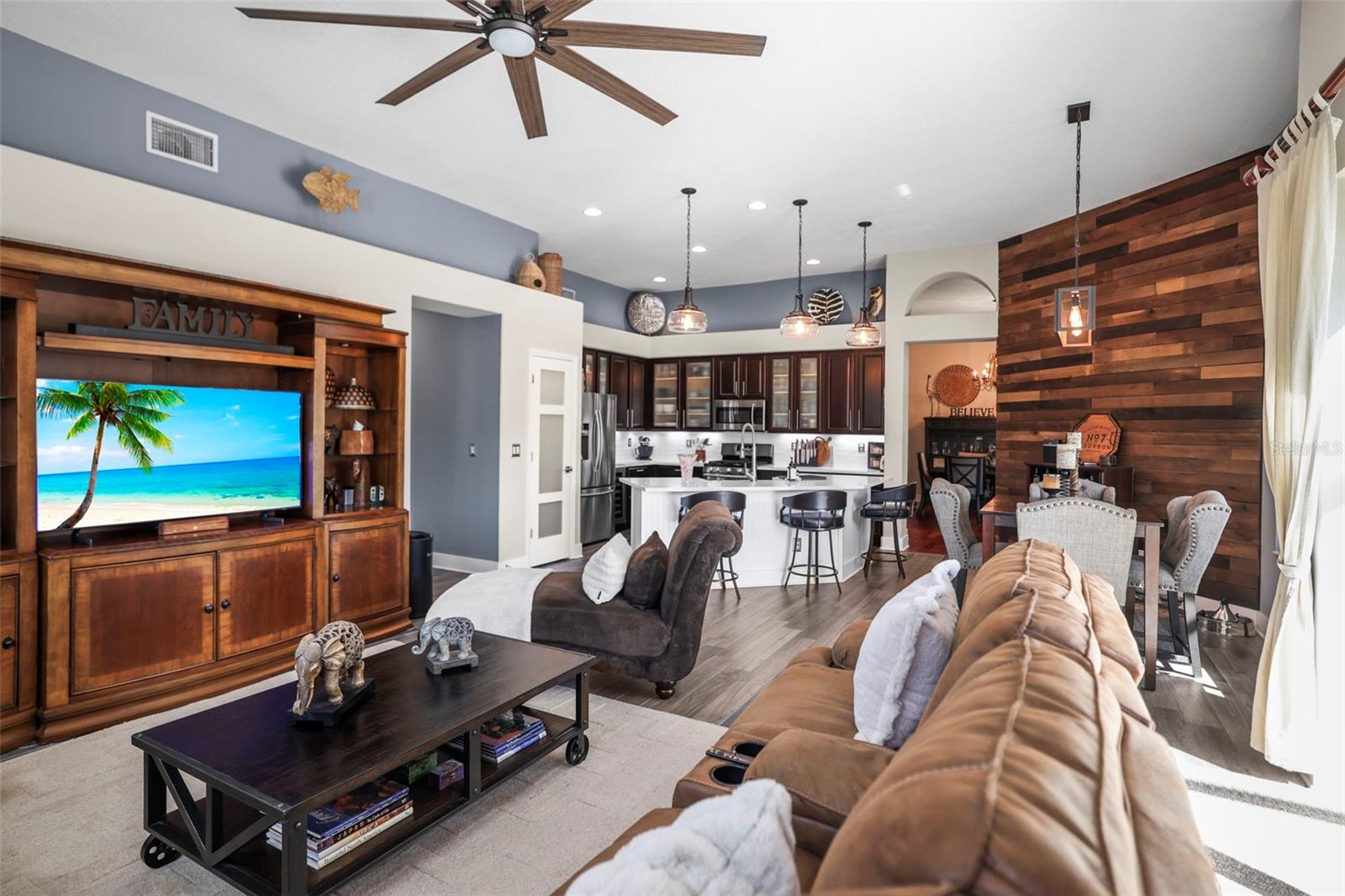 Image 12 of 98 For 18406 Eastwyck Dr