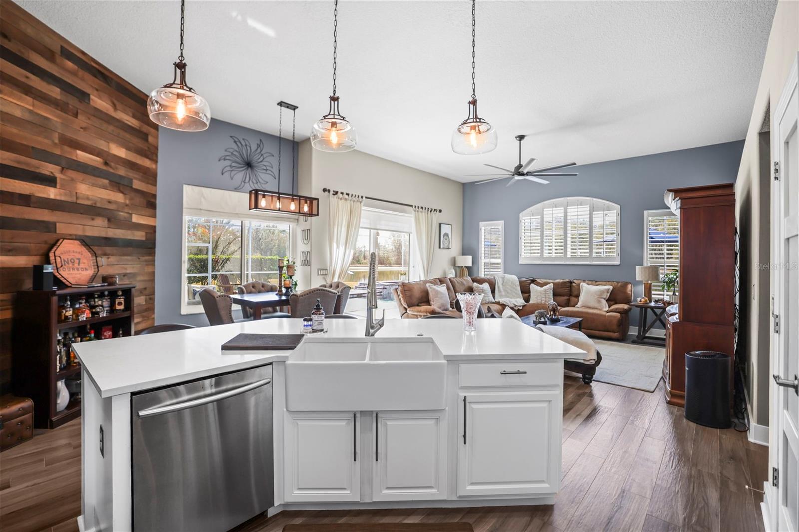 Image 33 of 98 For 18406 Eastwyck Dr