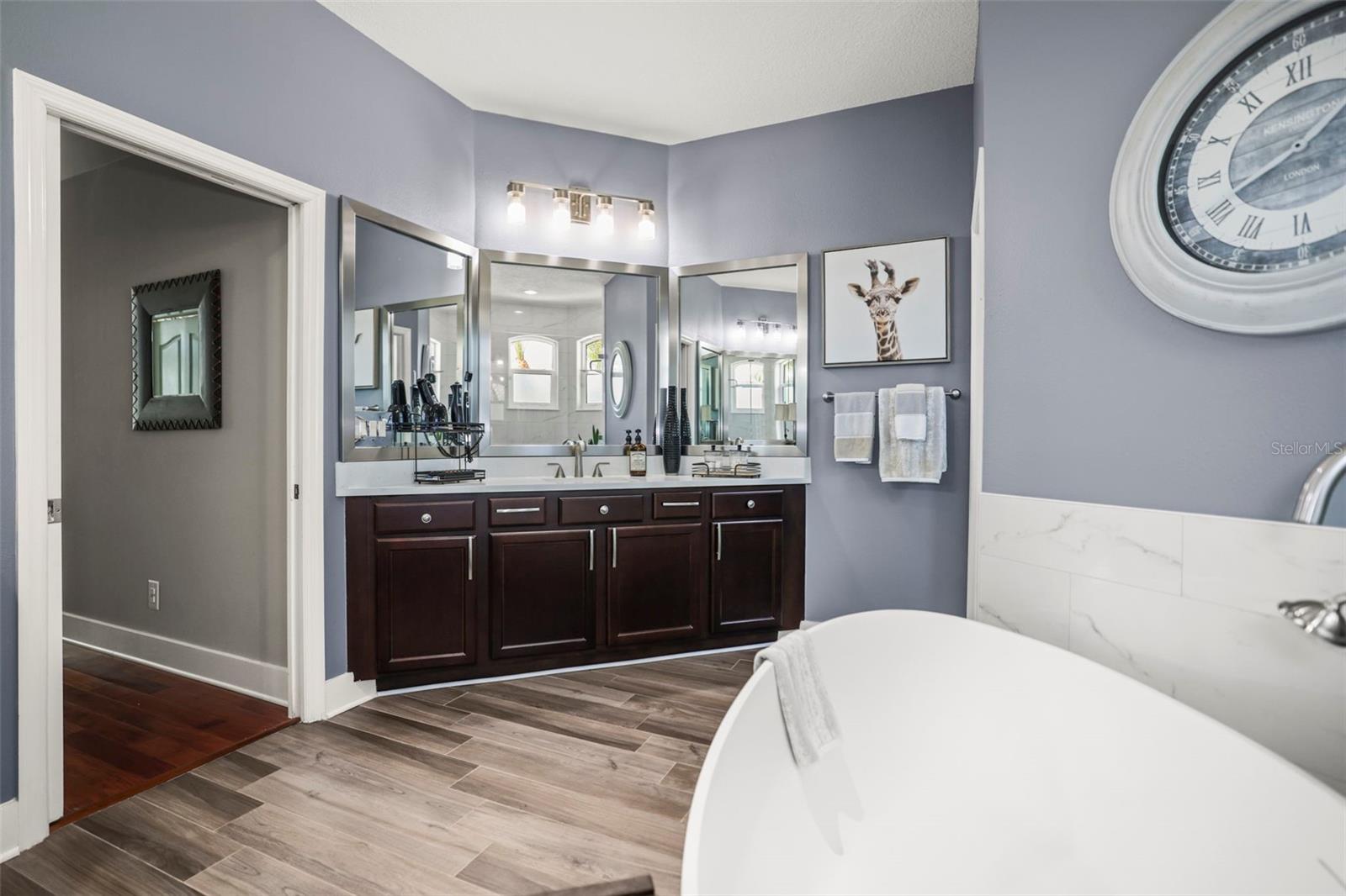 Image 43 of 98 For 18406 Eastwyck Dr