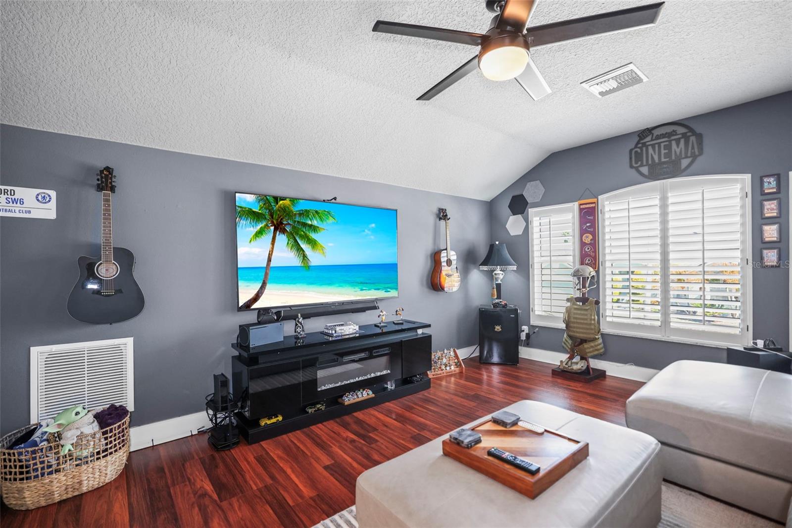 Image 75 of 98 For 18406 Eastwyck Dr