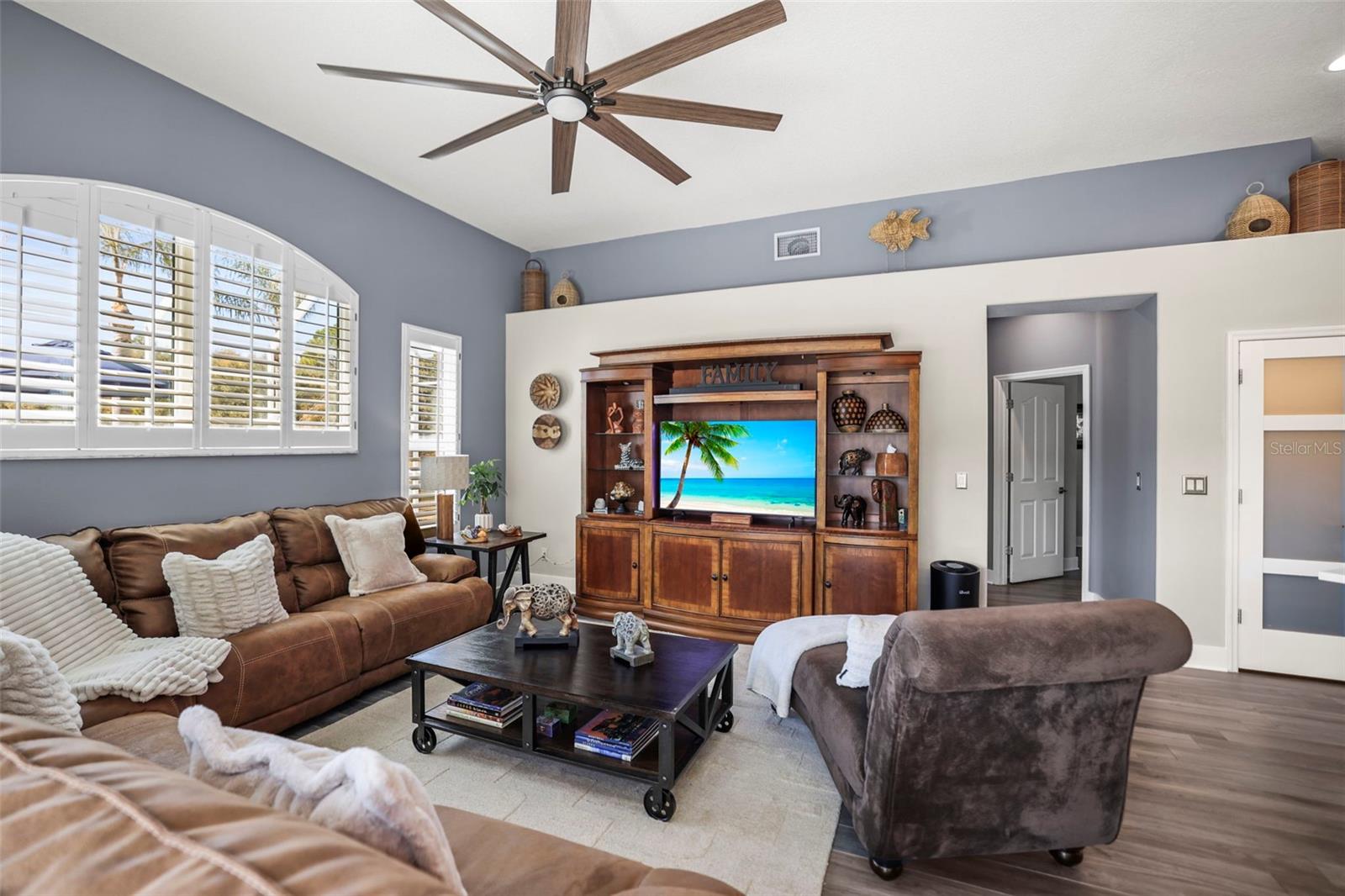 Image 8 of 98 For 18406 Eastwyck Dr