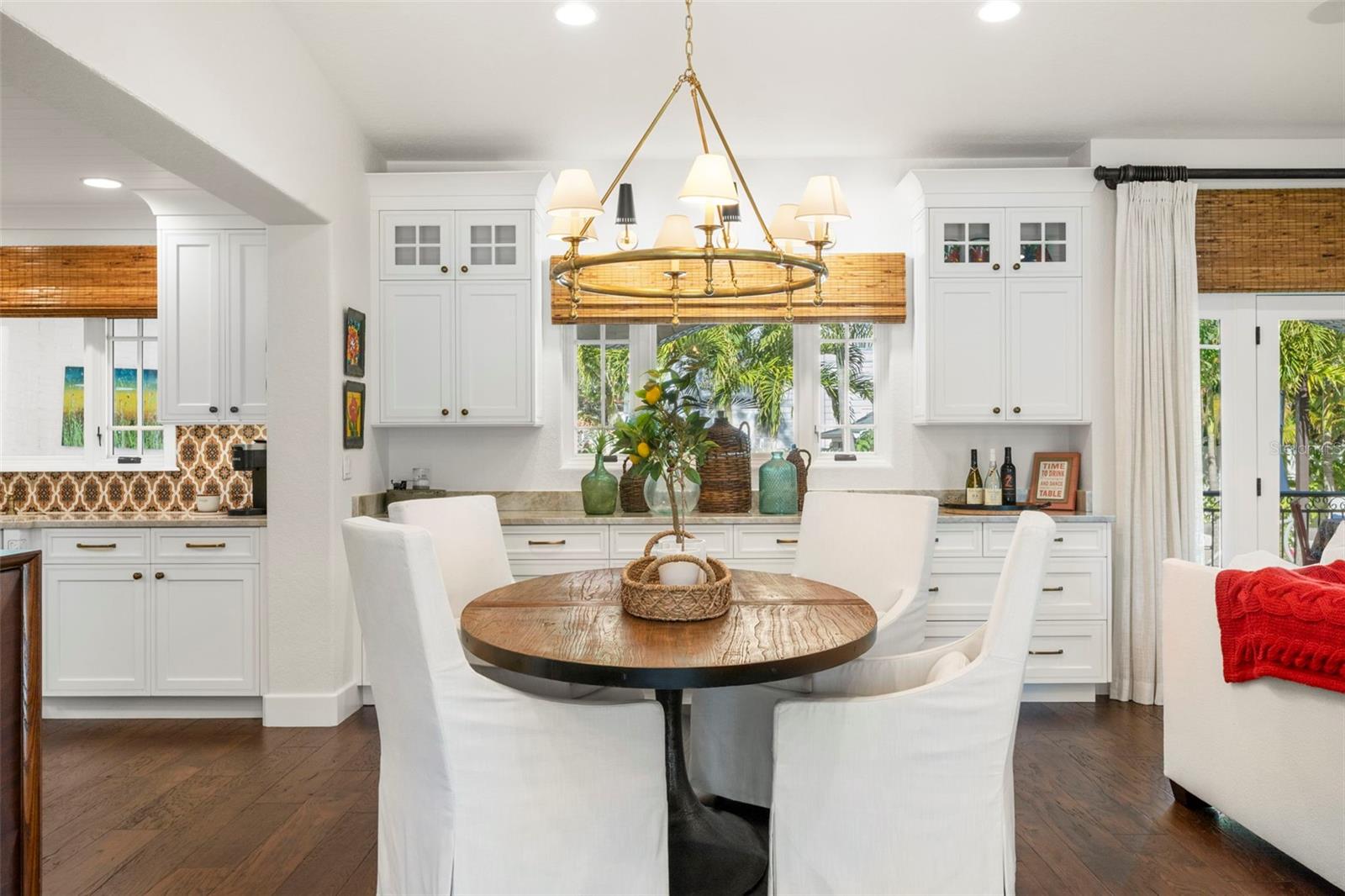 Listing photo id 12 for 815 15th Avenue Ne