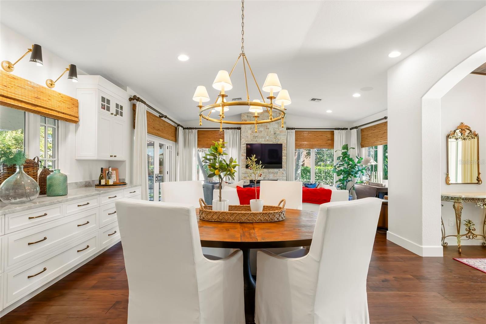 Listing photo id 14 for 815 15th Avenue Ne