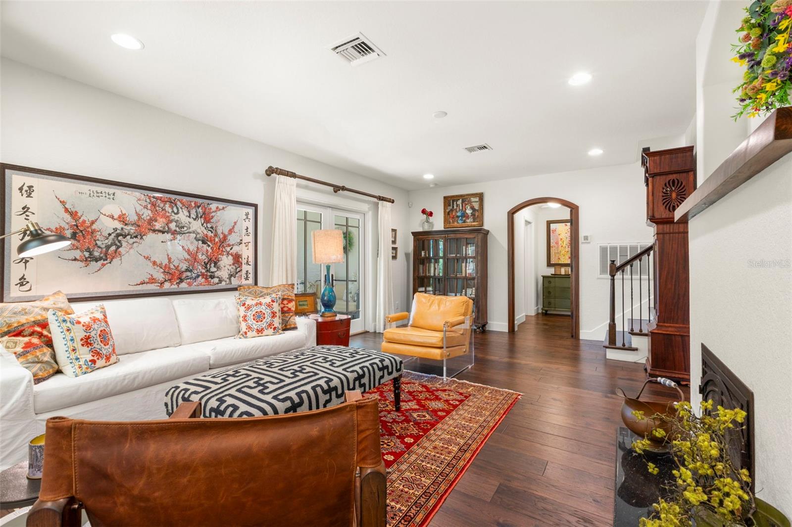 Listing photo id 15 for 815 15th Avenue Ne