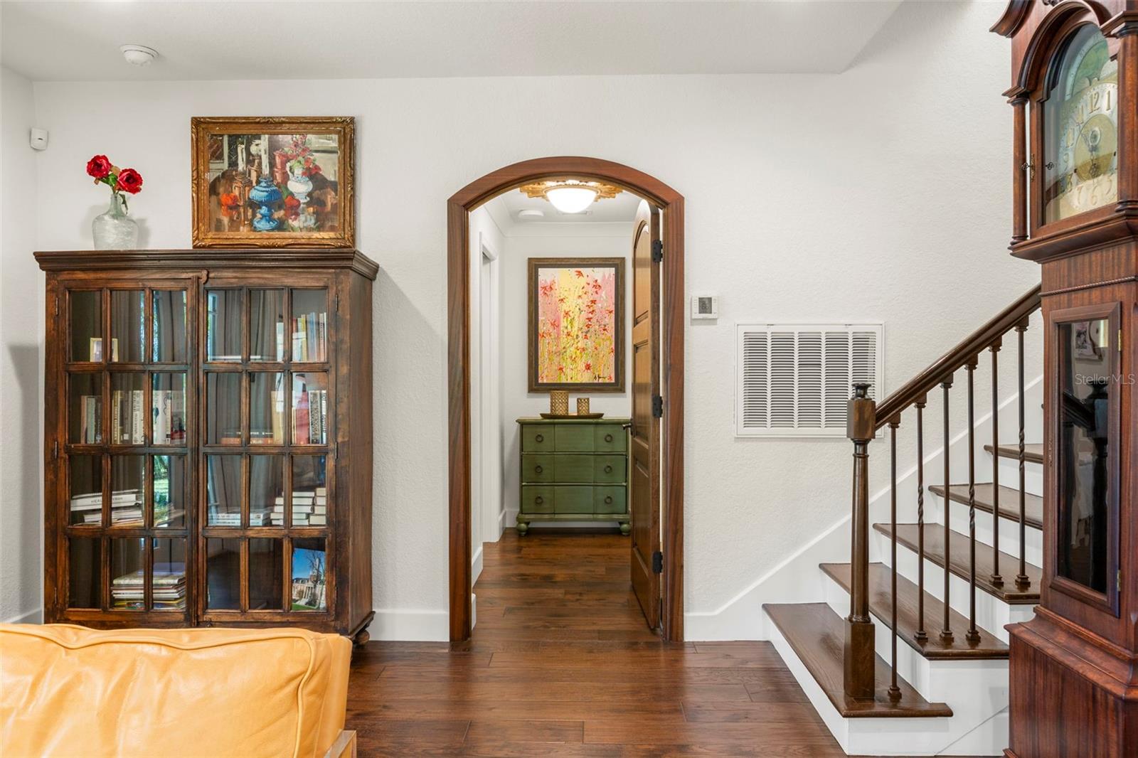 Listing photo id 20 for 815 15th Avenue Ne