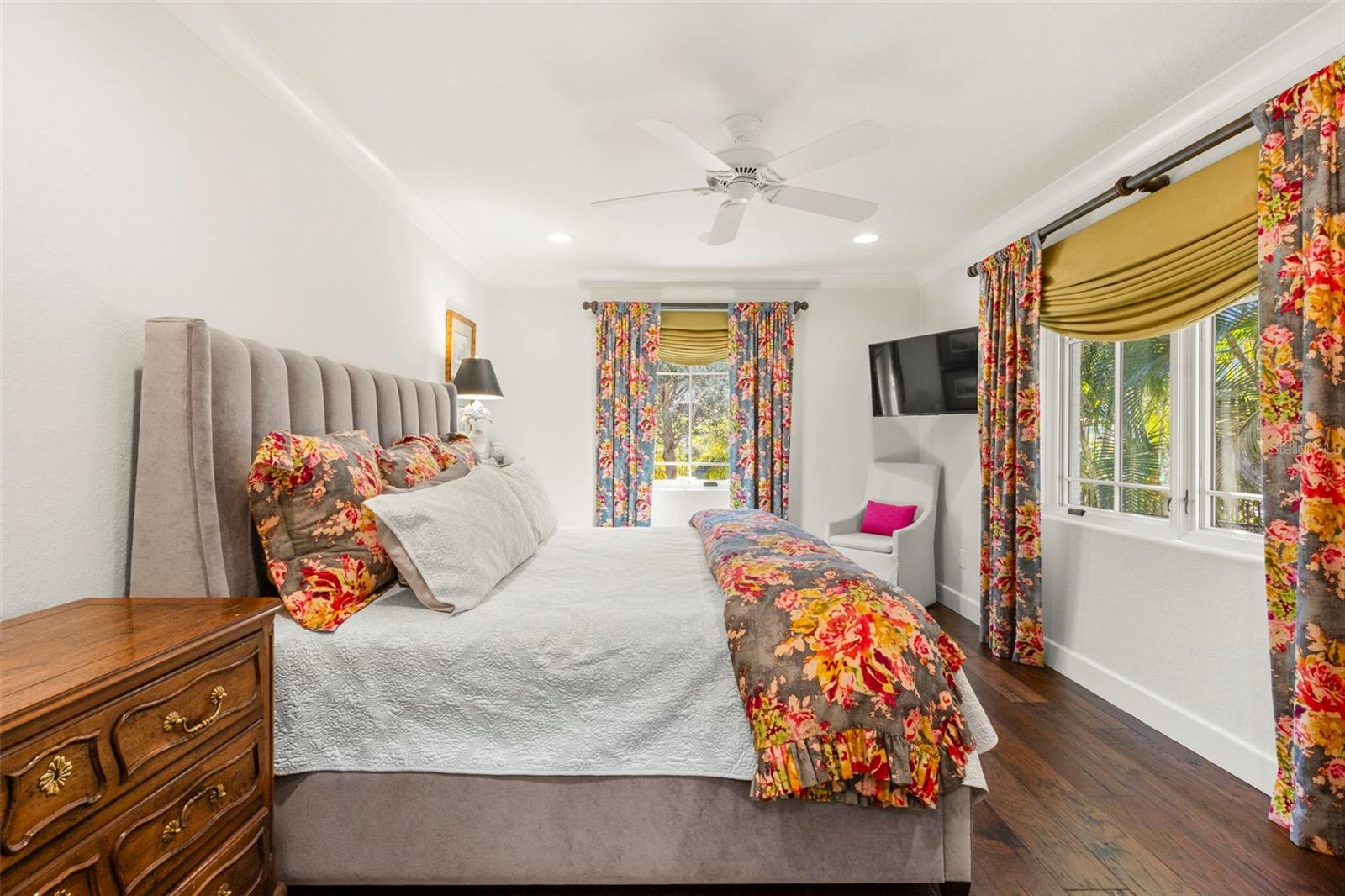 Listing photo id 21 for 815 15th Avenue Ne