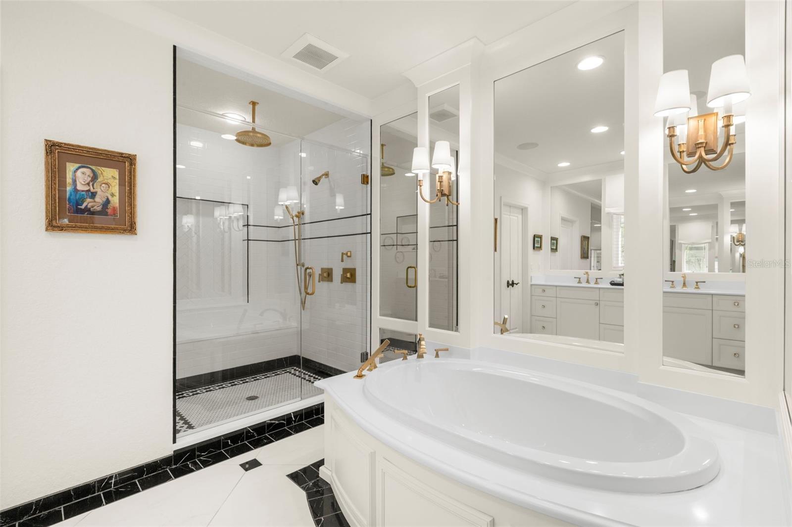 Listing photo id 25 for 815 15th Avenue Ne