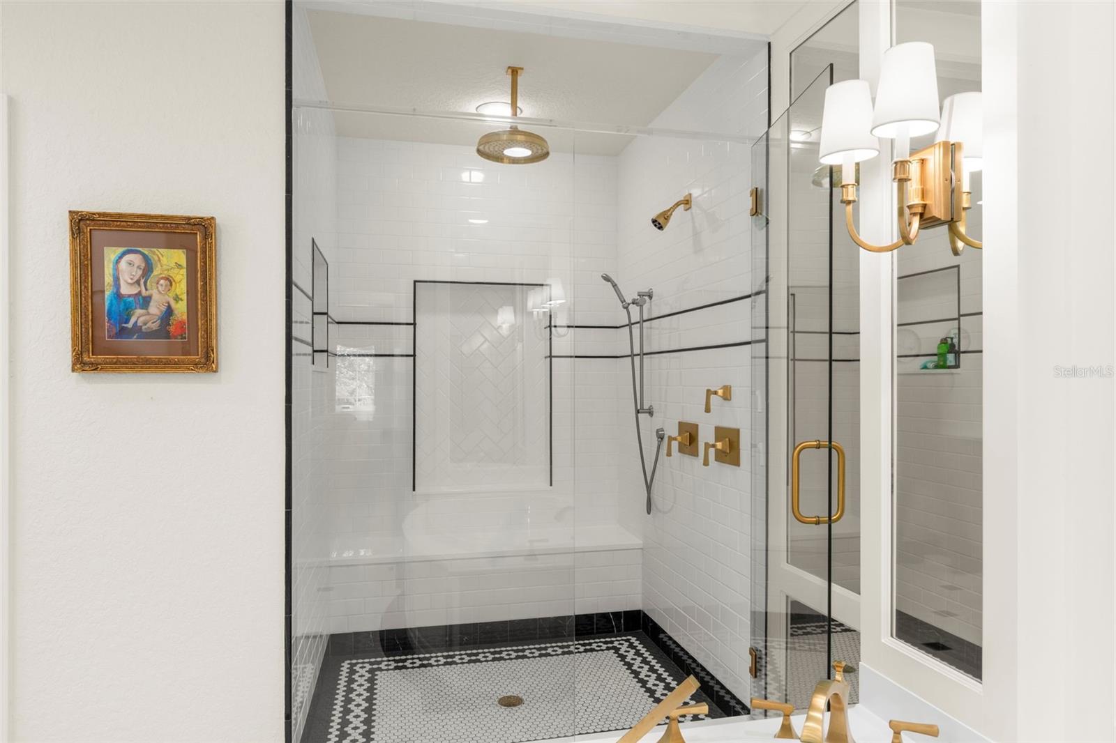 Listing photo id 26 for 815 15th Avenue Ne