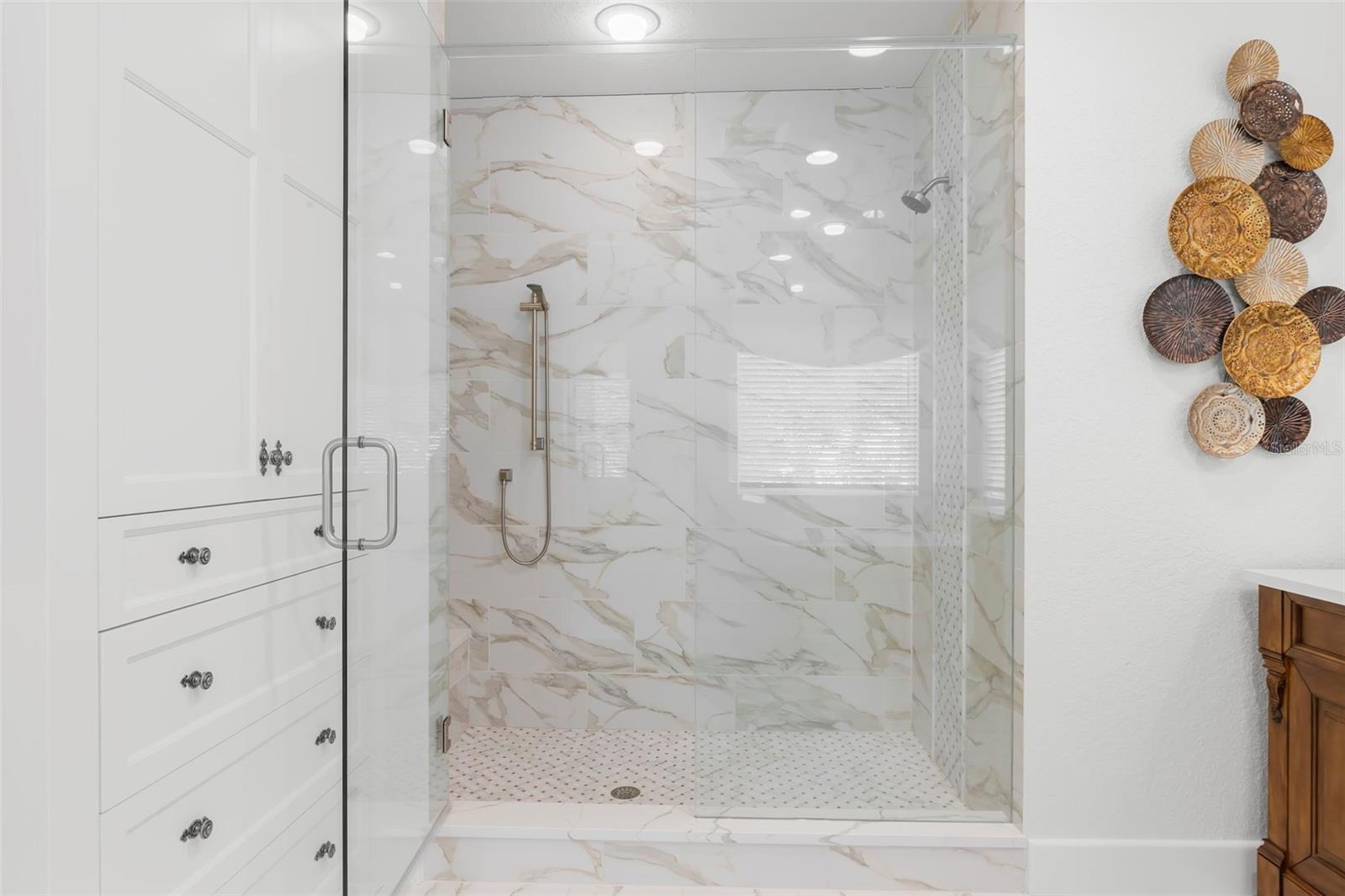 Listing photo id 39 for 815 15th Avenue Ne