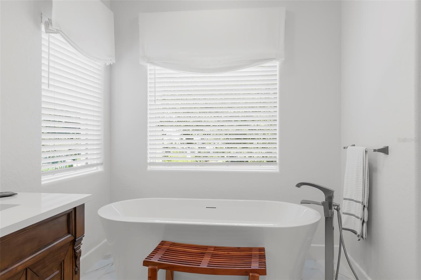 Listing photo id 40 for 815 15th Avenue Ne