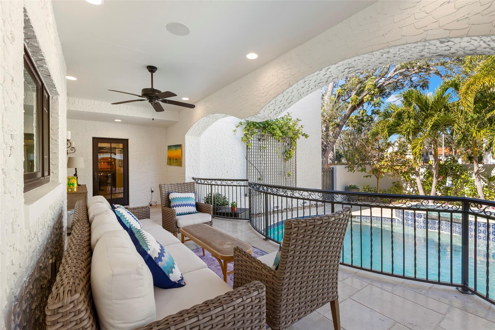 Listing photo id 48 for 815 15th Avenue Ne