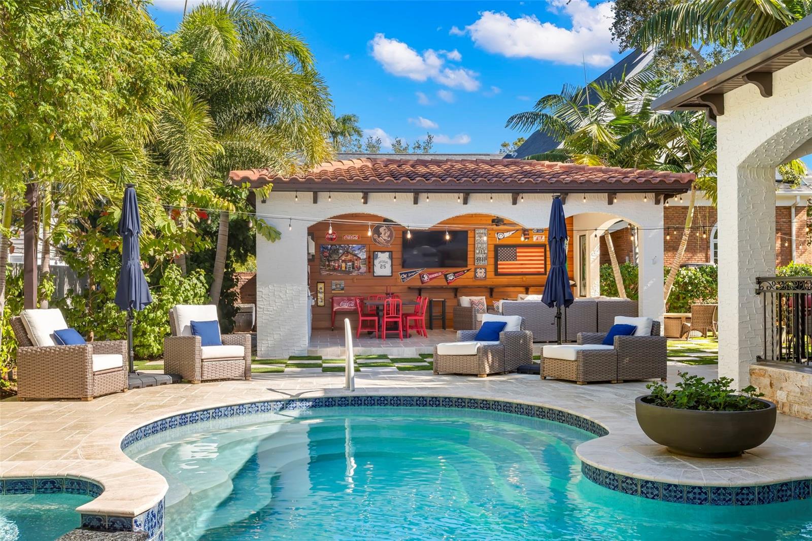 Listing photo id 51 for 815 15th Avenue Ne