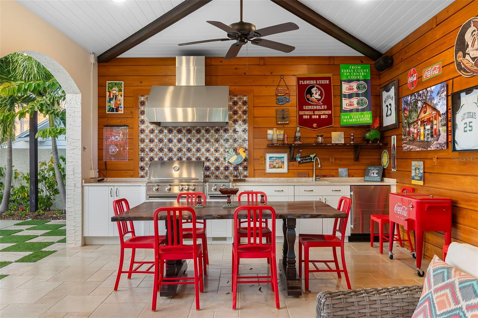 Listing photo id 57 for 815 15th Avenue Ne