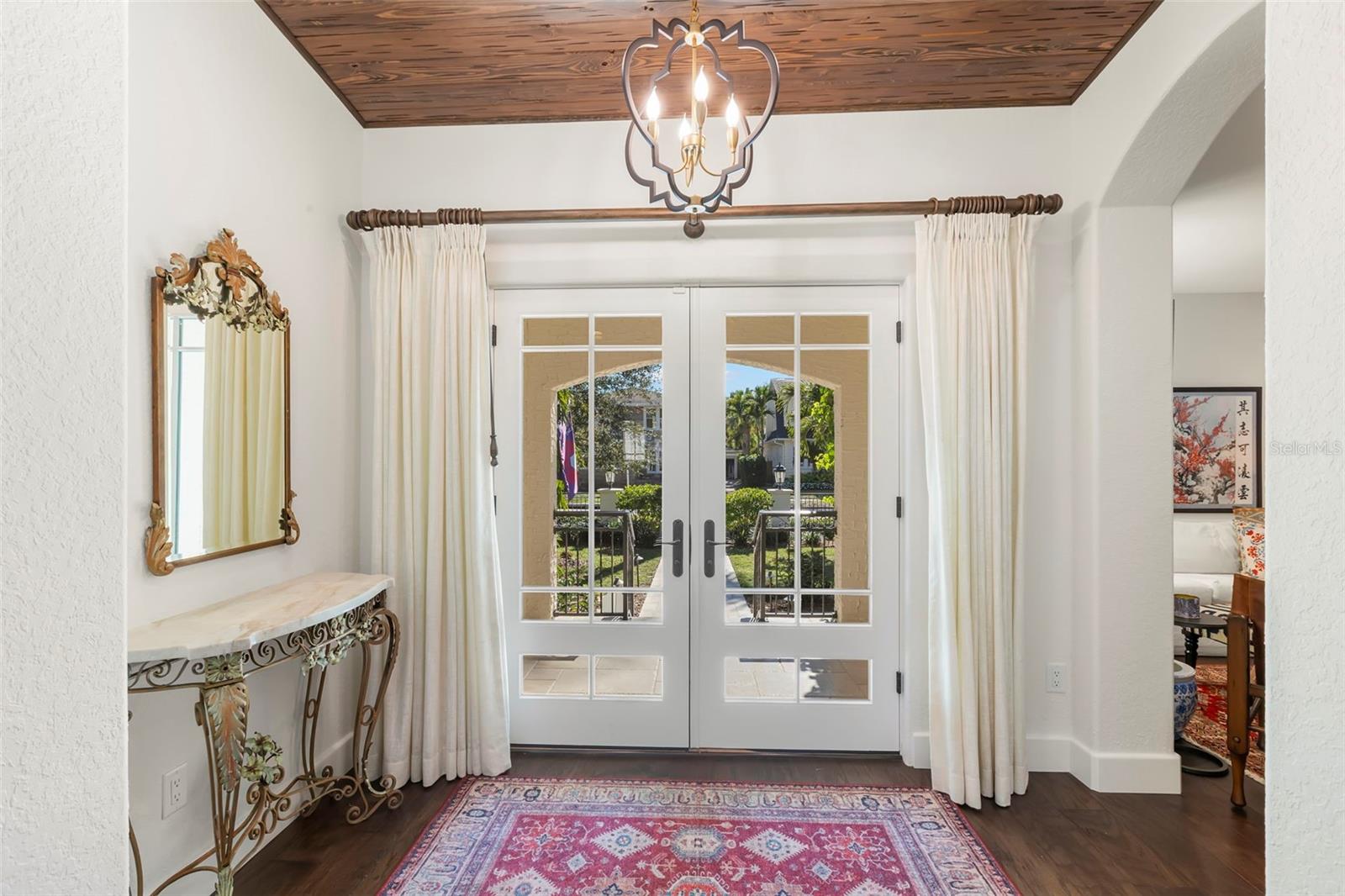 Listing photo id 4 for 815 15th Avenue Ne