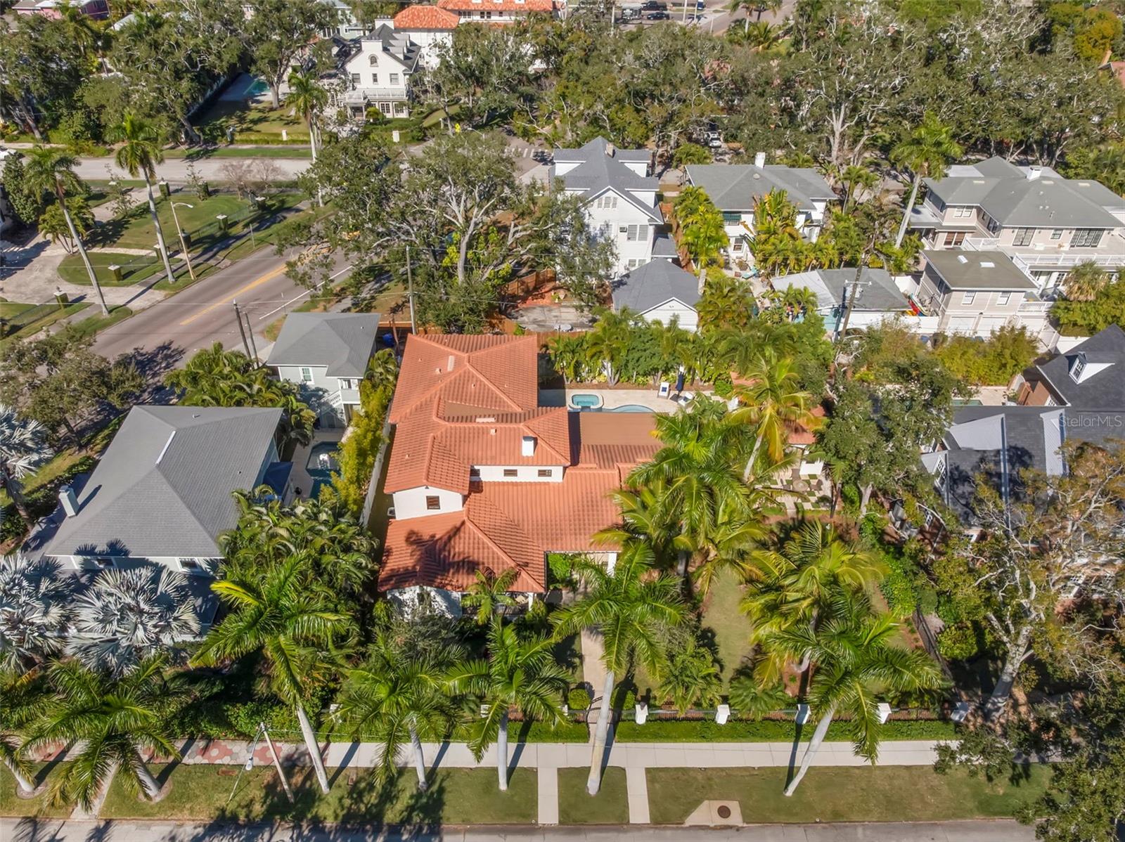 Listing photo id 66 for 815 15th Avenue Ne