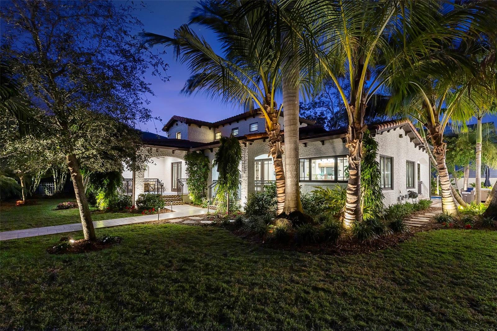 Listing photo id 73 for 815 15th Avenue Ne