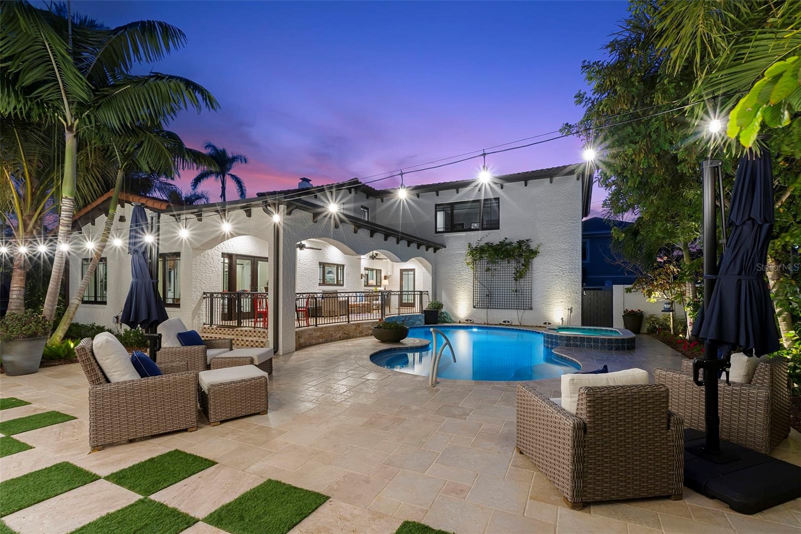 Listing photo id 78 for 815 15th Avenue Ne