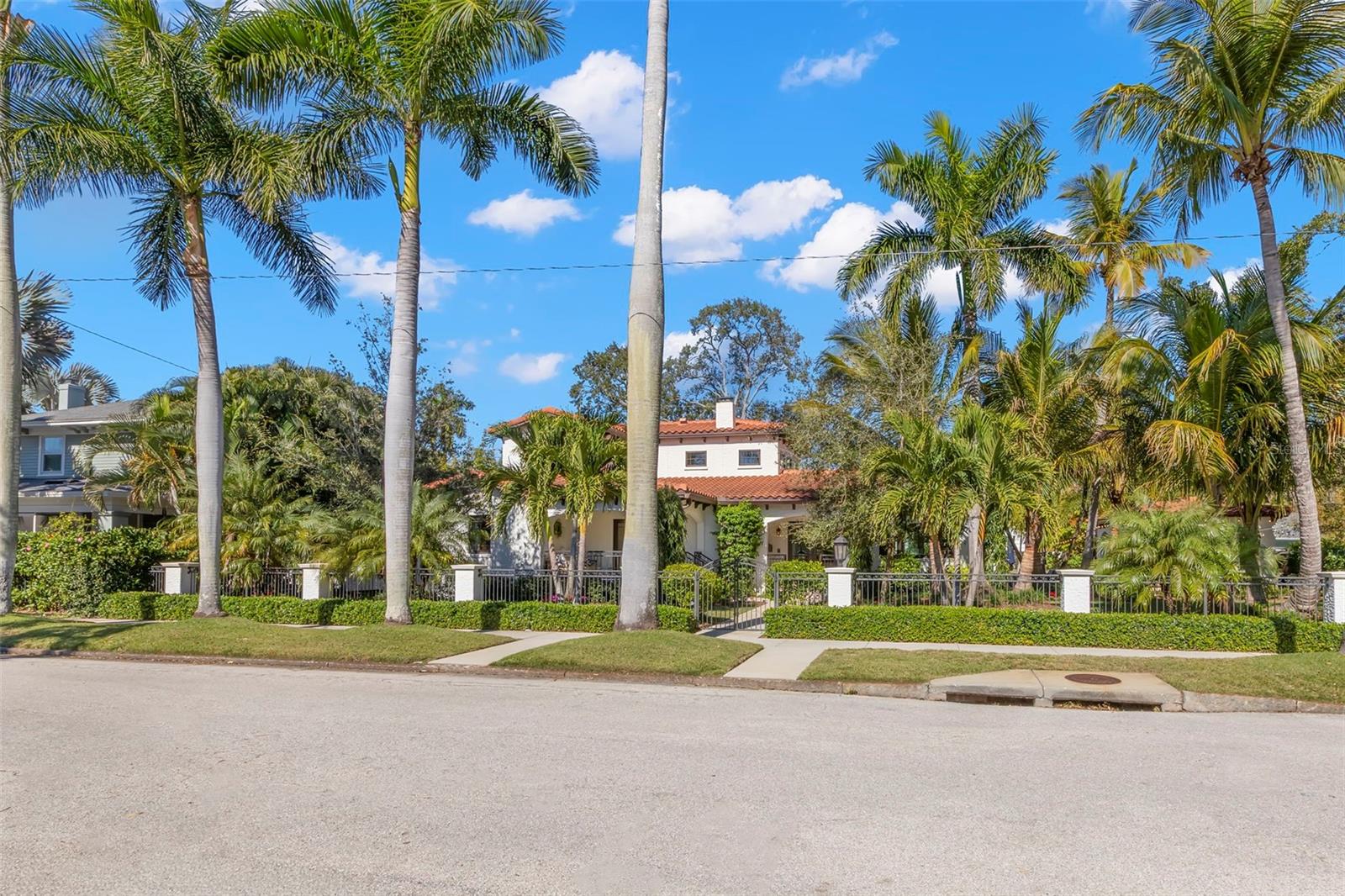 Listing photo id 83 for 815 15th Avenue Ne