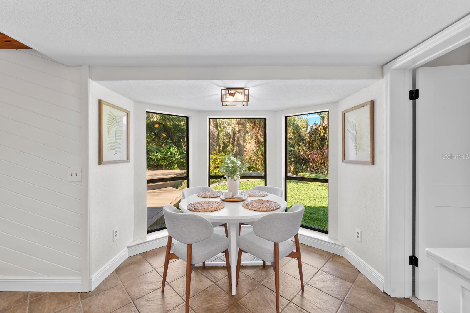 Image 10 of 33 For 2525 Laurelwood Lane