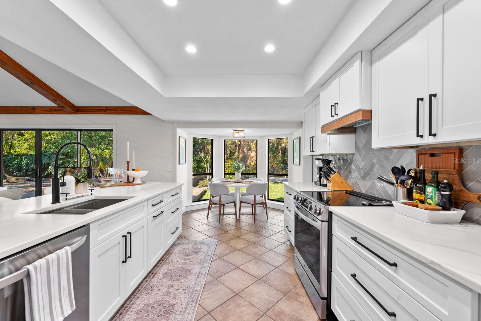 Image 5 of 33 For 2525 Laurelwood Lane