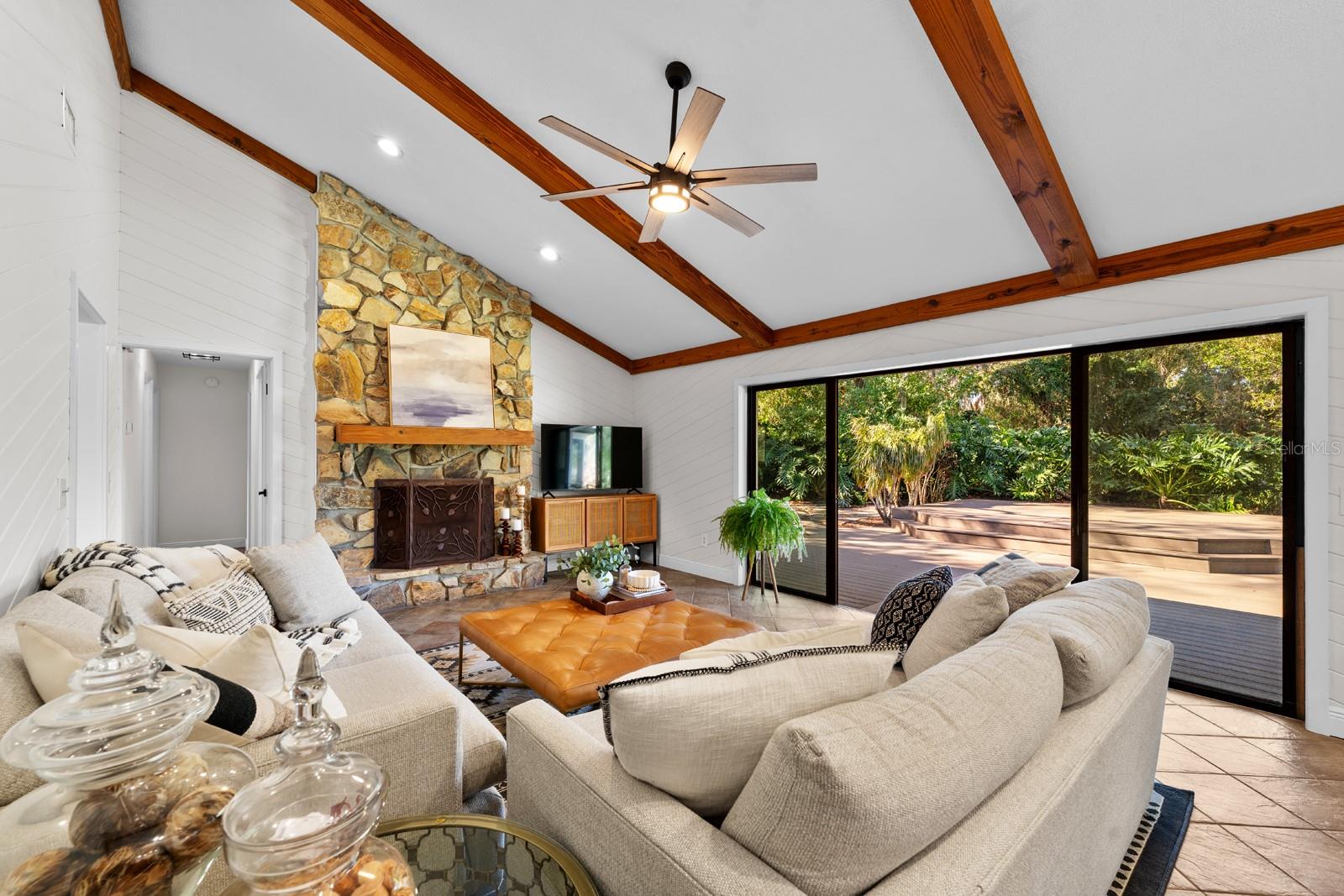 Image 6 of 33 For 2525 Laurelwood Lane