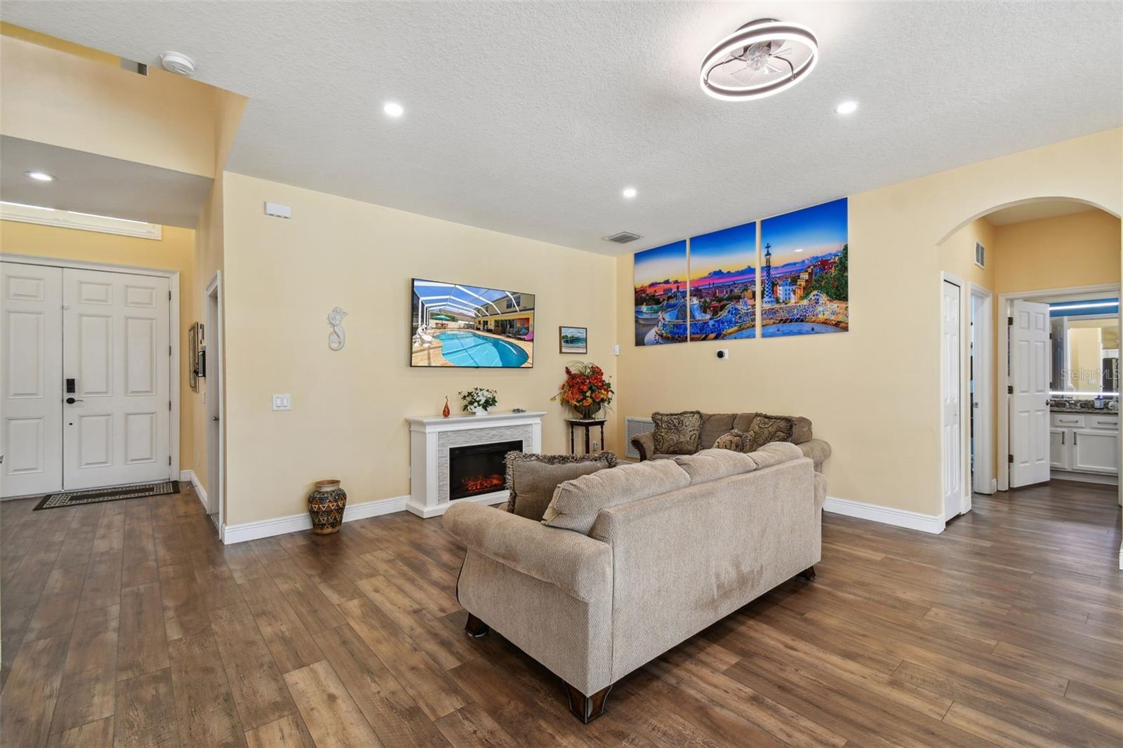 Image 18 of 88 For 21511 Wilderness Lake Boulevard