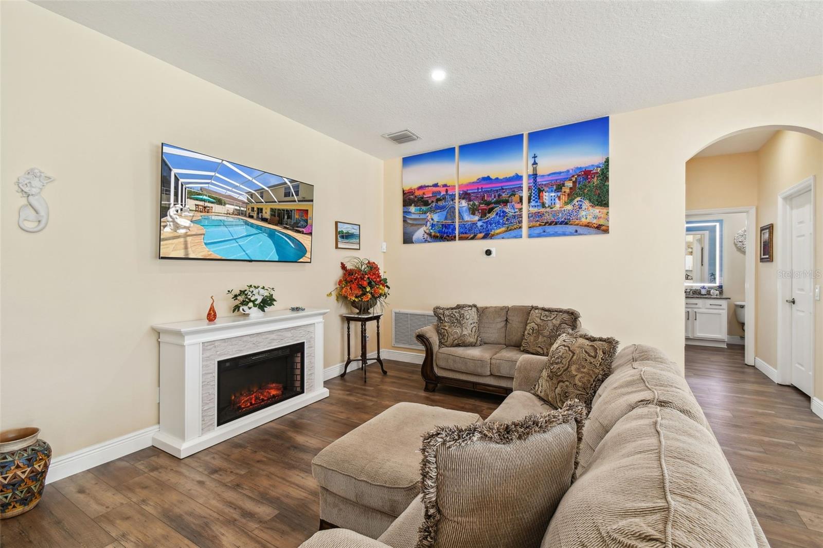 Image 19 of 88 For 21511 Wilderness Lake Boulevard