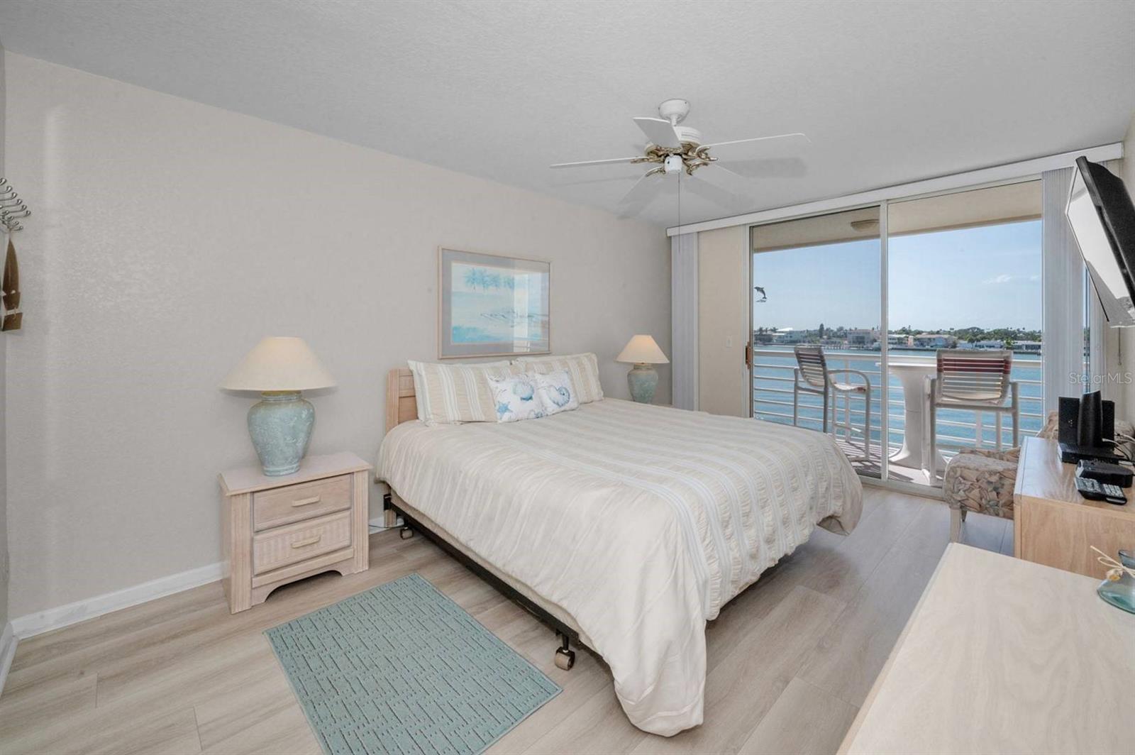 Image 11 of 24 For 6085 Bahia Del Mar Circle 467