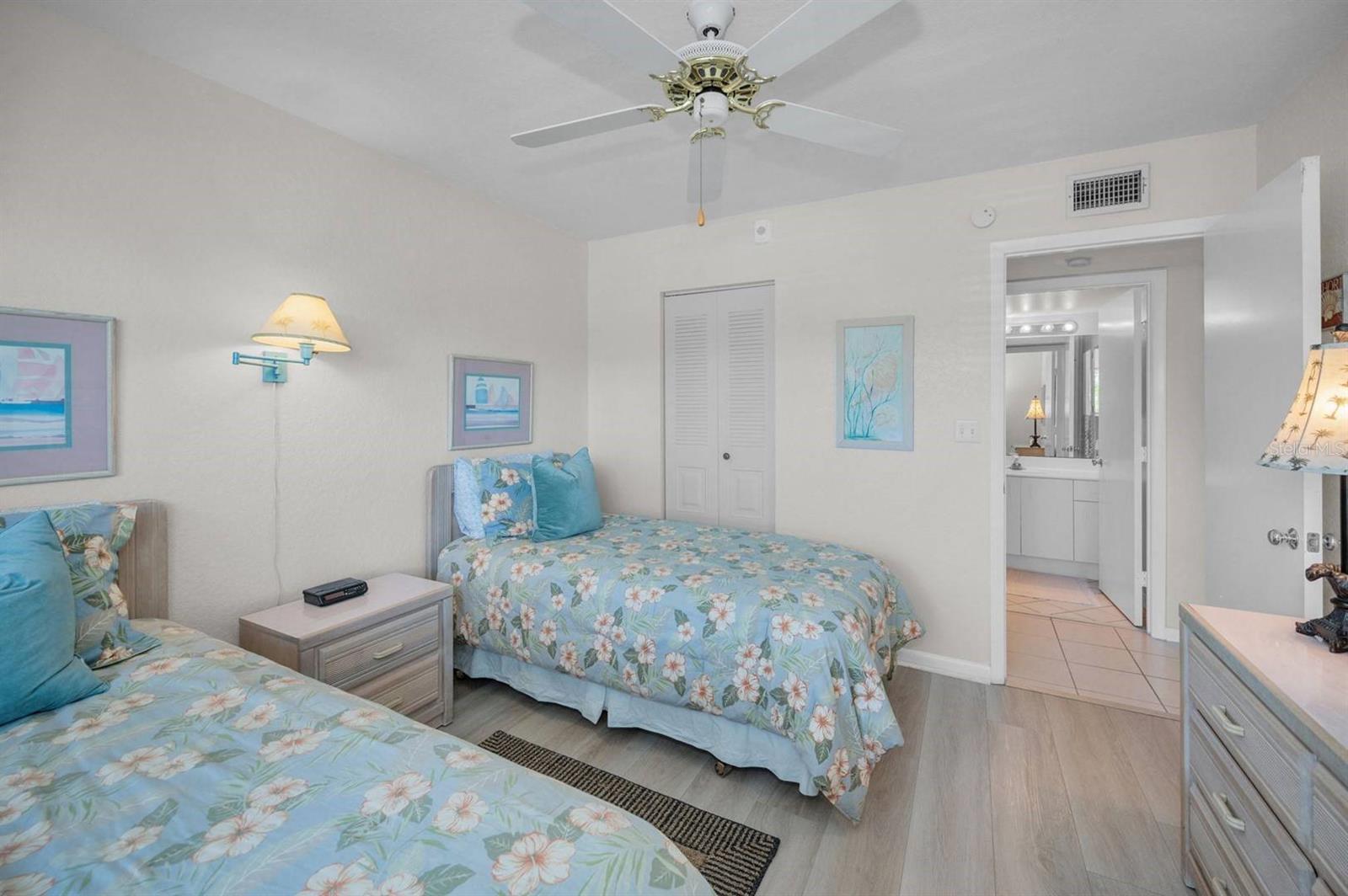 Image 13 of 24 For 6085 Bahia Del Mar Circle 467