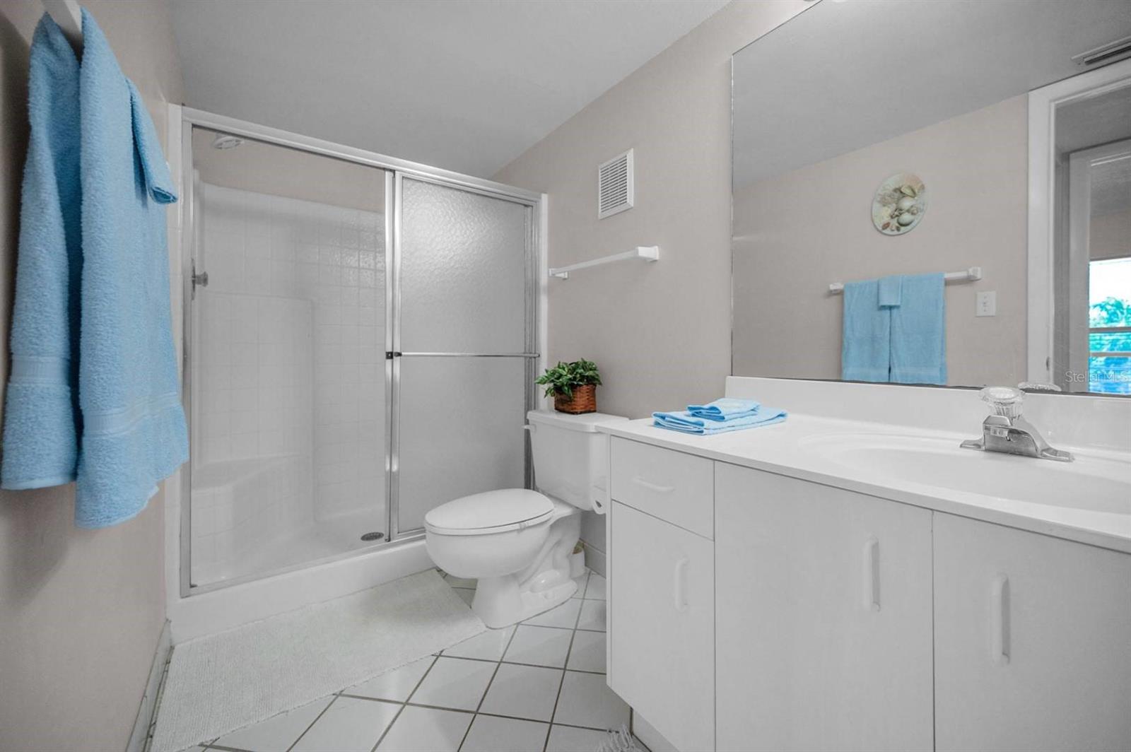 Image 15 of 24 For 6085 Bahia Del Mar Circle 467