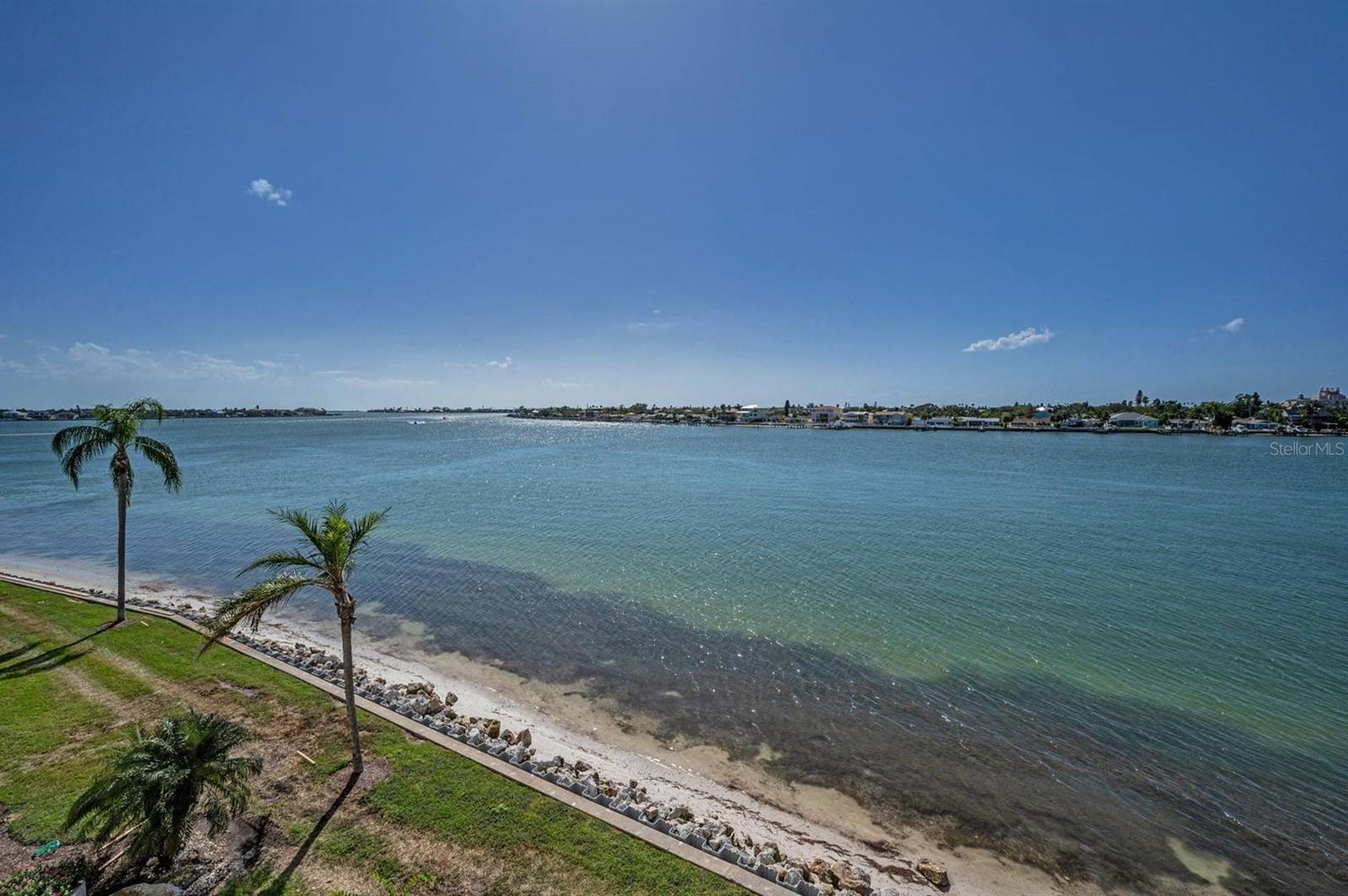 Image 21 of 24 For 6085 Bahia Del Mar Circle 467