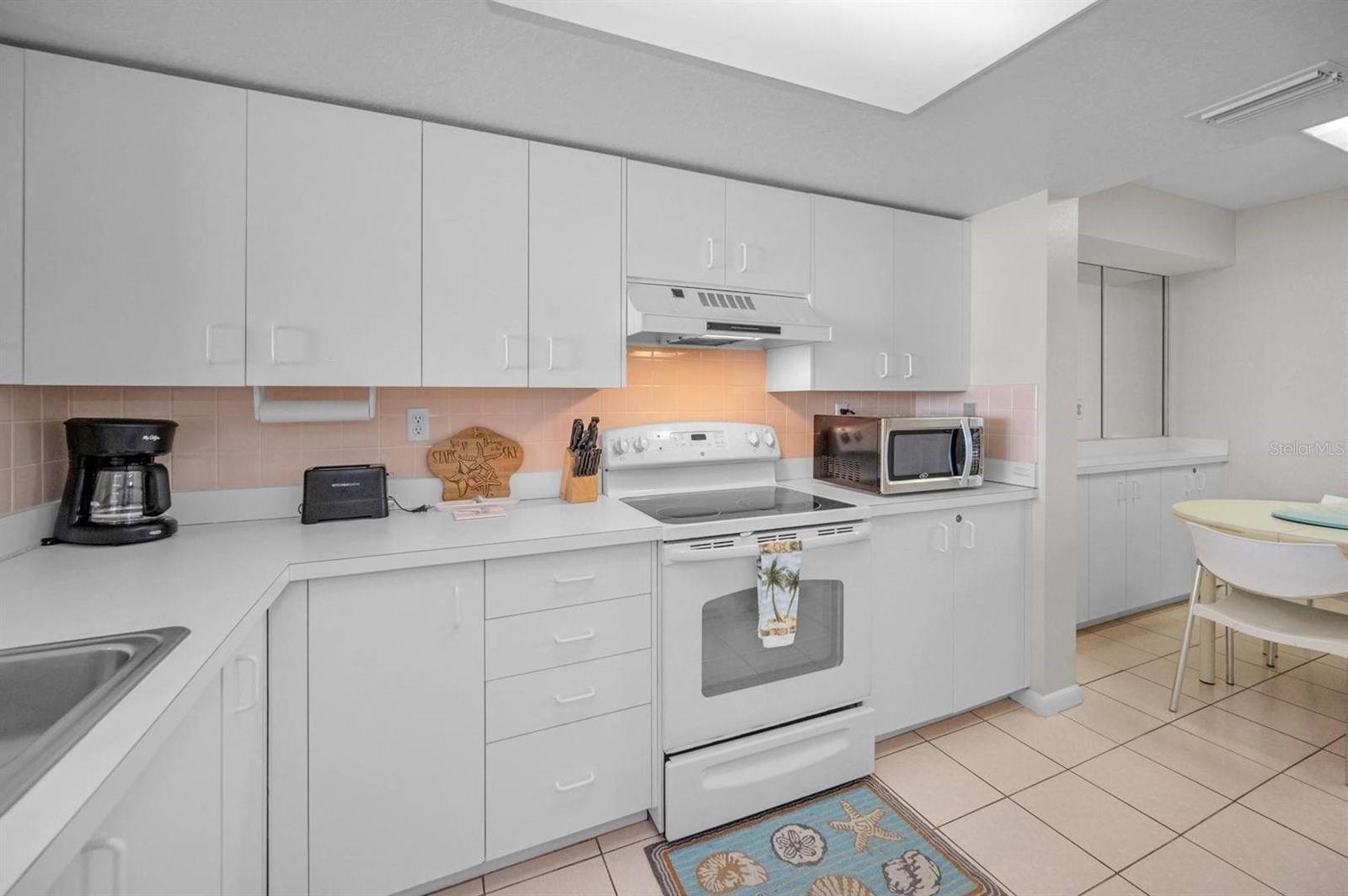 Image 5 of 24 For 6085 Bahia Del Mar Circle 467