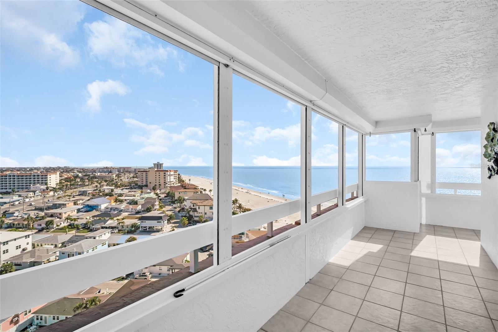 Image 25 of 38 For 17900 Gulf Boulevard 12a