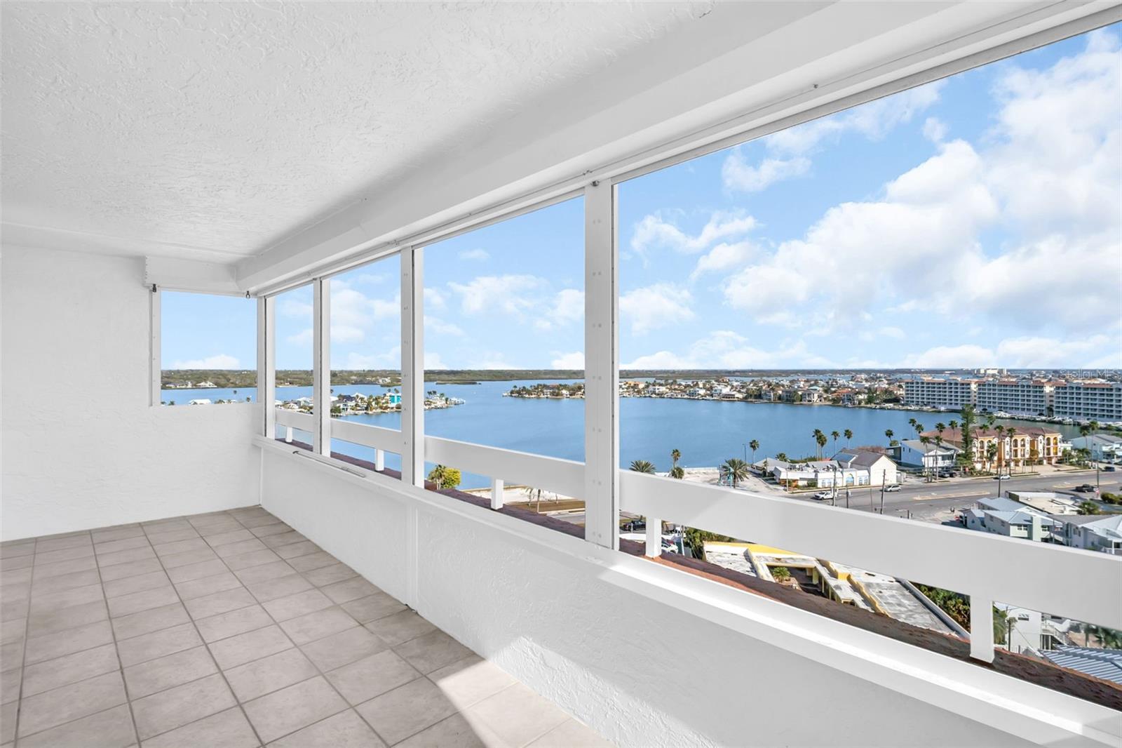 Image 29 of 38 For 17900 Gulf Boulevard 12a