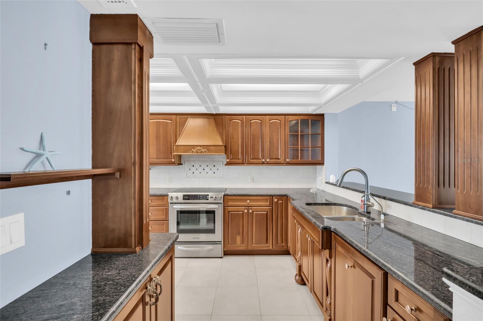 Image 6 of 38 For 17900 Gulf Boulevard 12a