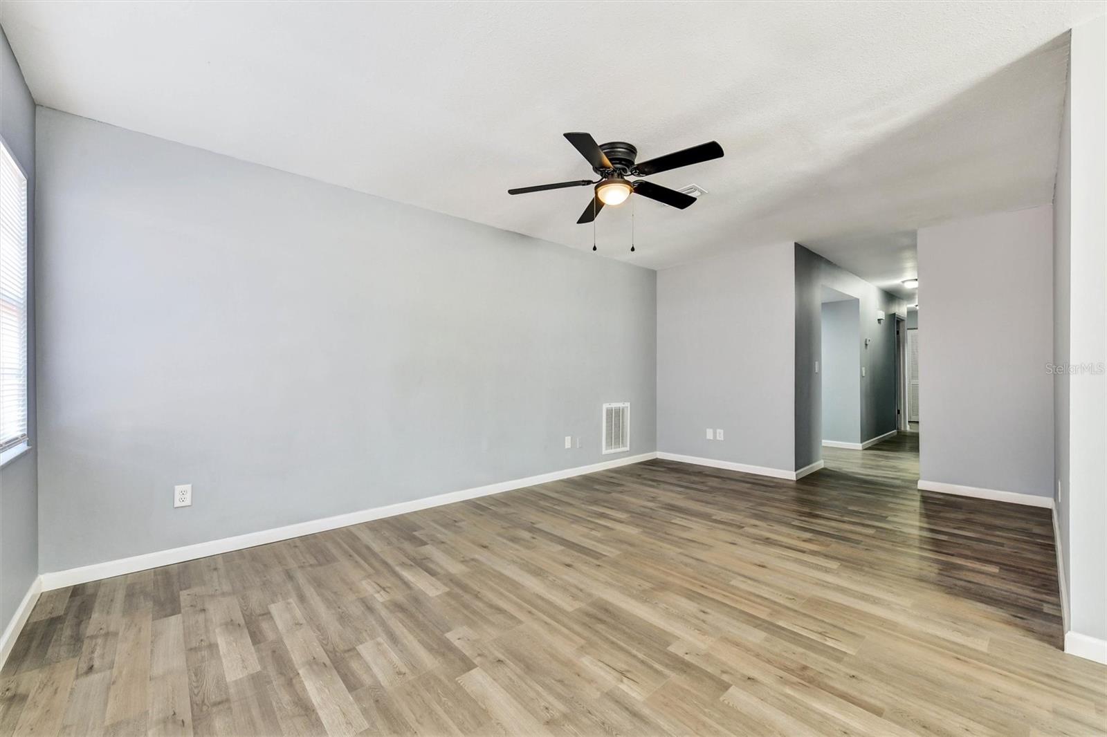 Image 12 of 54 For 14310 Promontory Point Place